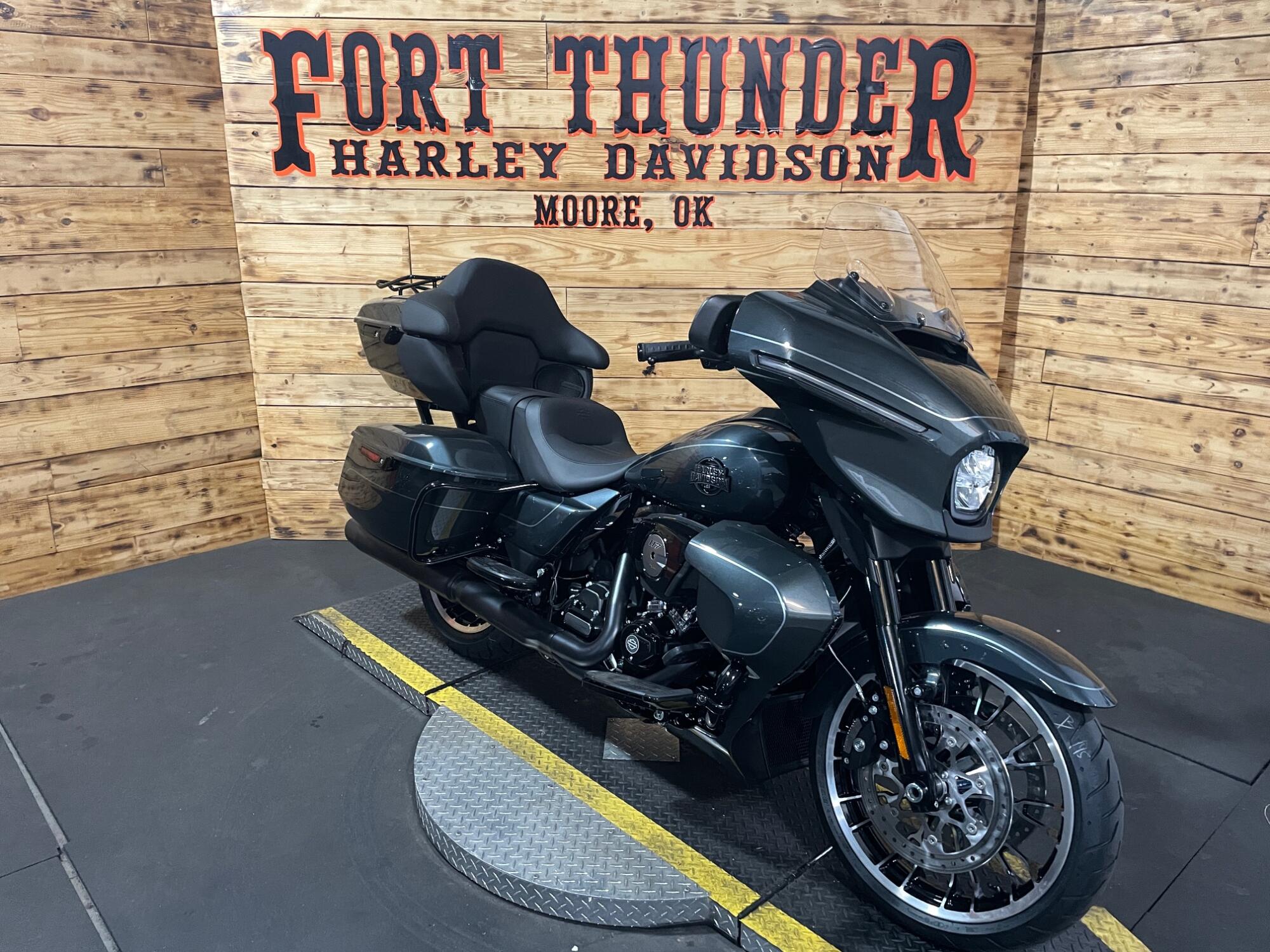2026 Harley-Davidson® Street Glide Limited FLHXL, photo 4