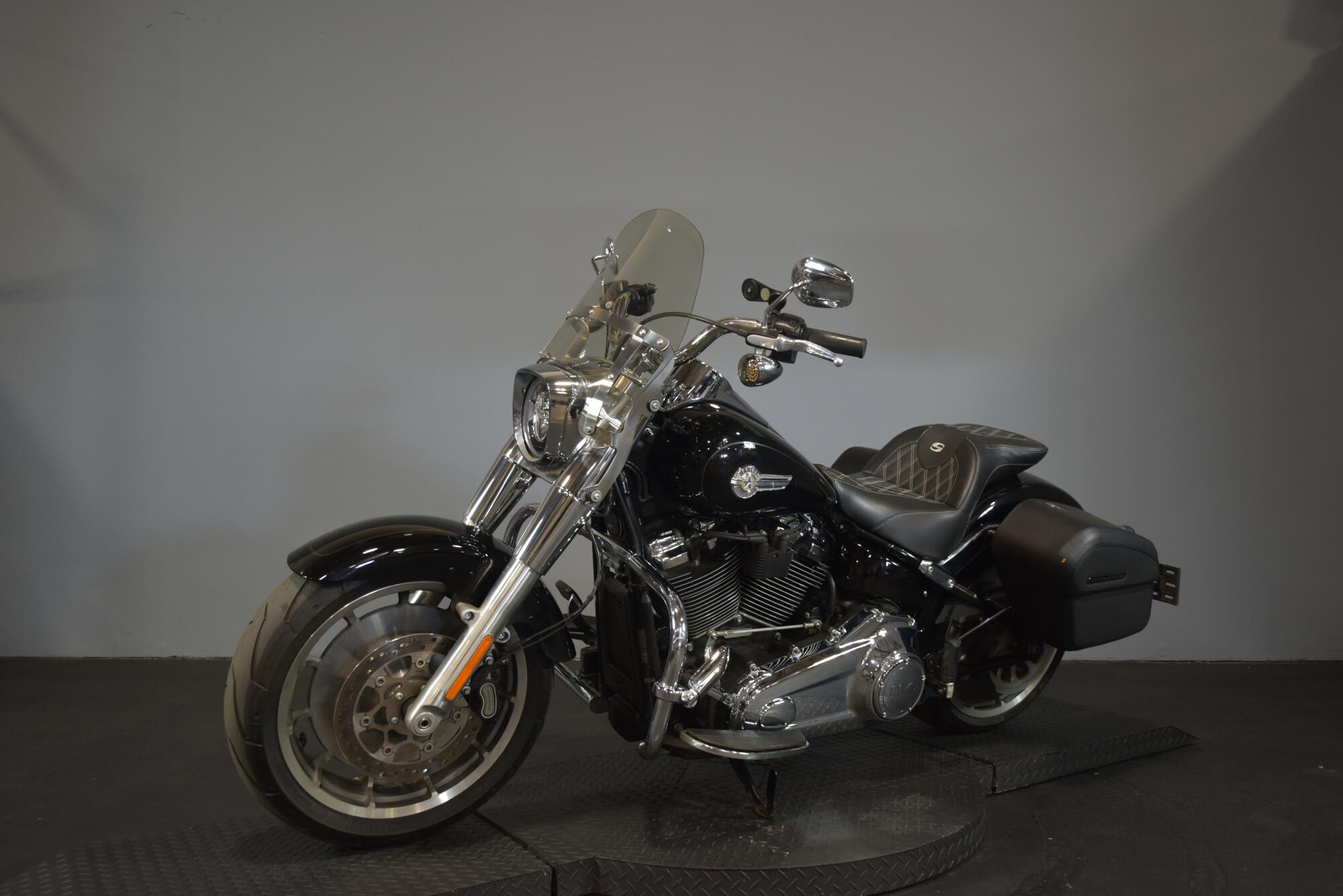 2024 Harley-Davidson® Fat Boy® 114 Vivid Black, photo 4