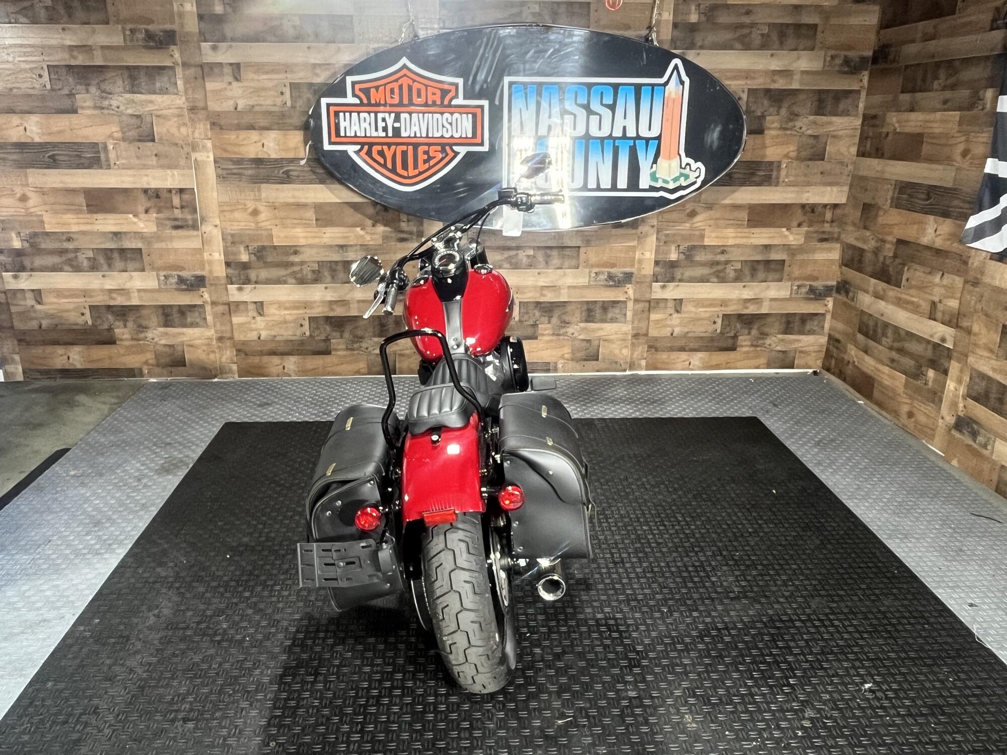 2021 Harley-Davidson® Softail Slim® Billiard Red, photo 6