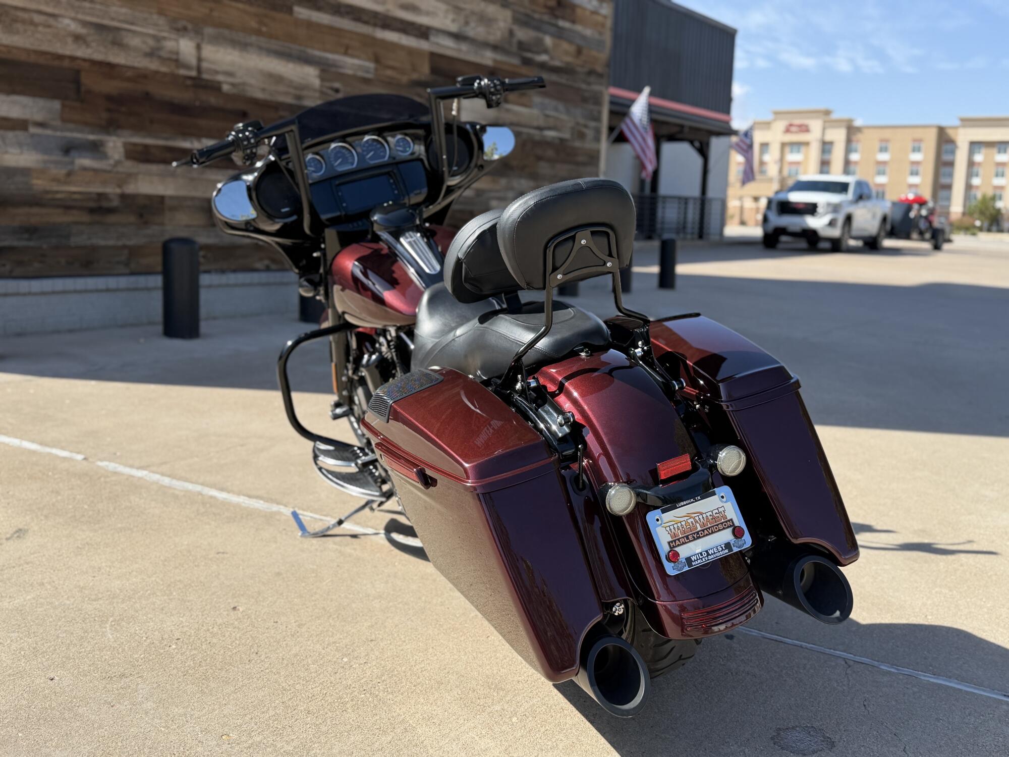 2018 Harley-Davidson® Street Glide® Special Twisted Cherry, photo 6
