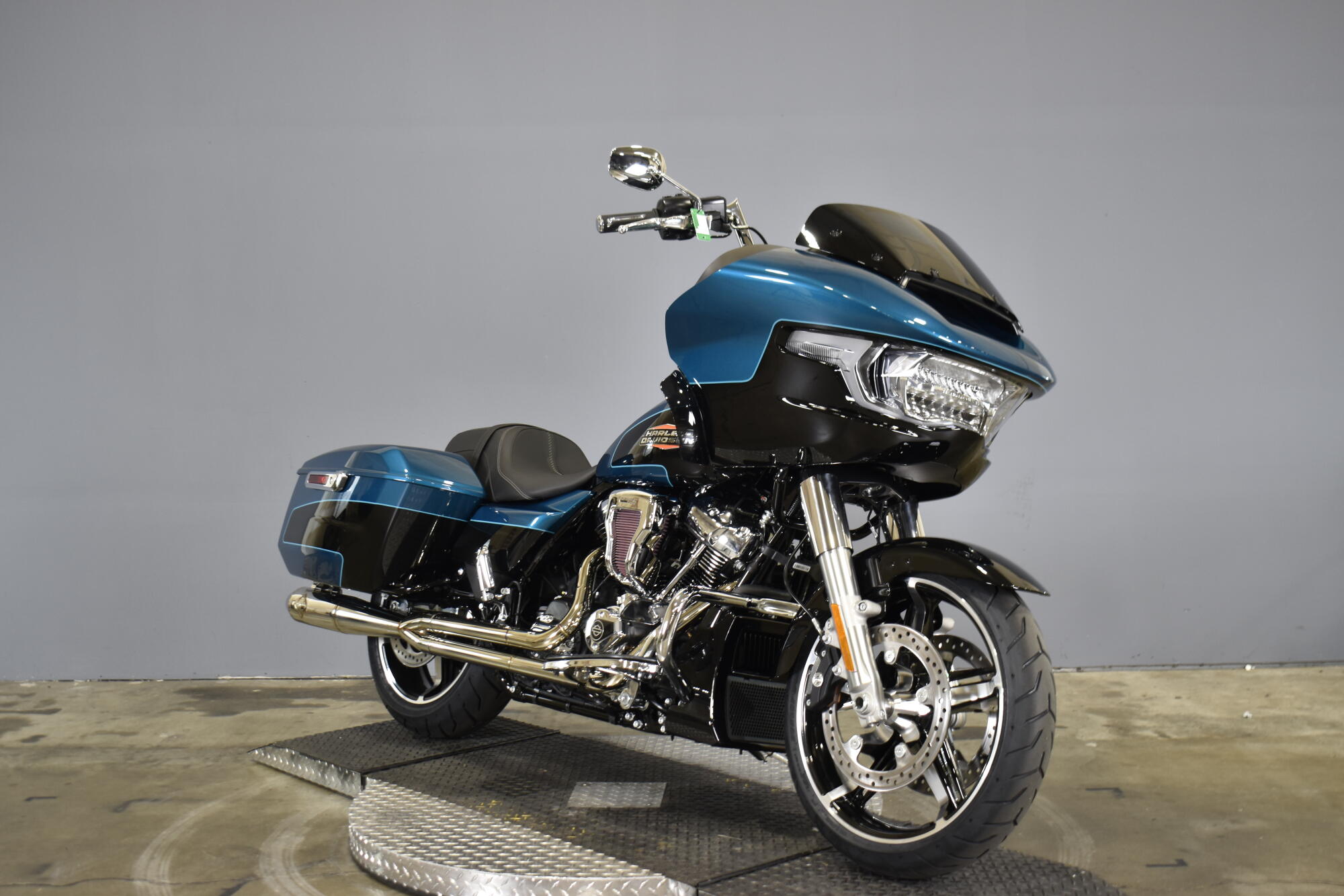 2026 Harley-Davidson® Road Glide™ FLTRX, photo 2