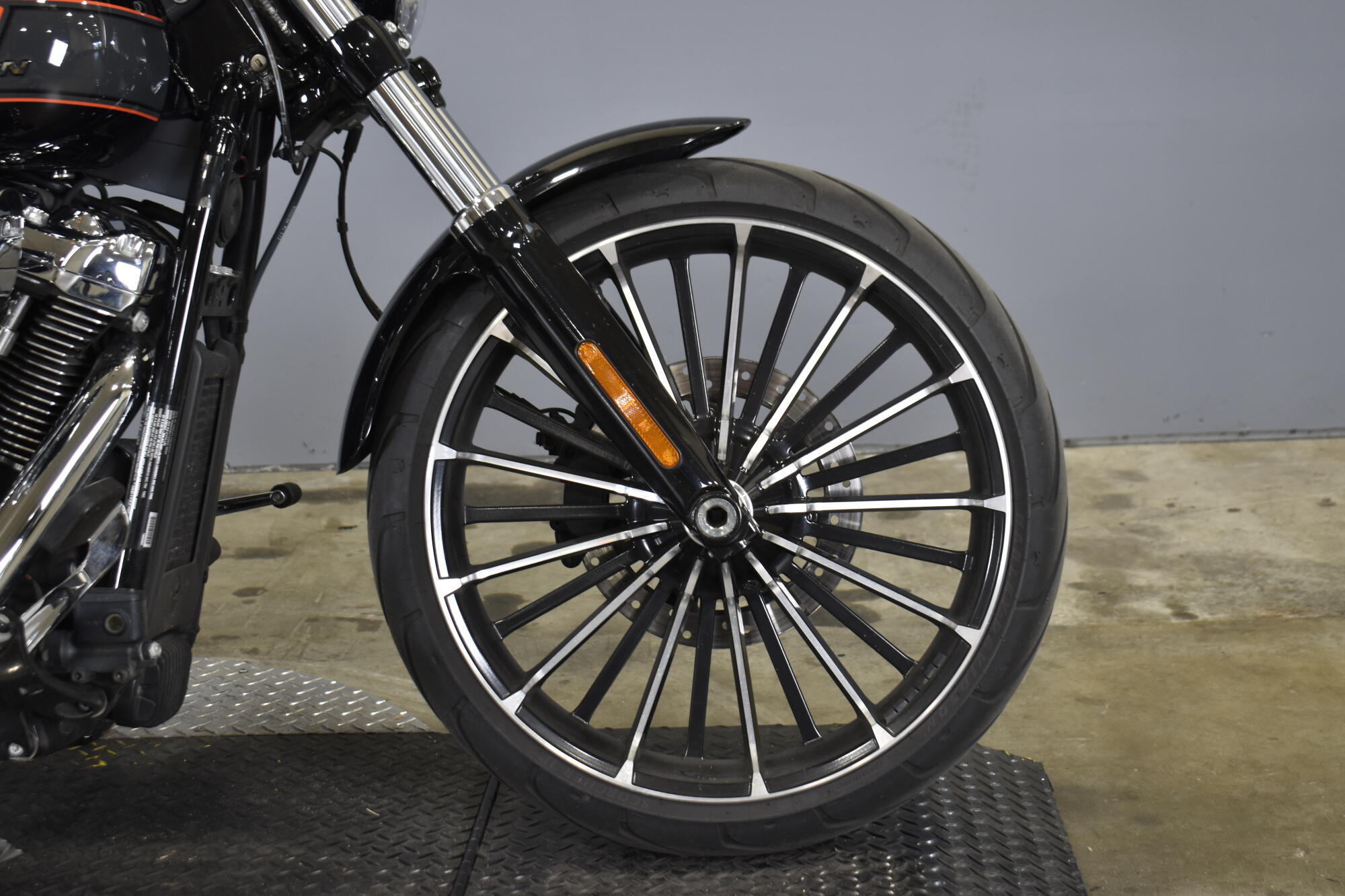 2024 Harley-Davidson® Breakout® 117 Vivid Black, photo 12