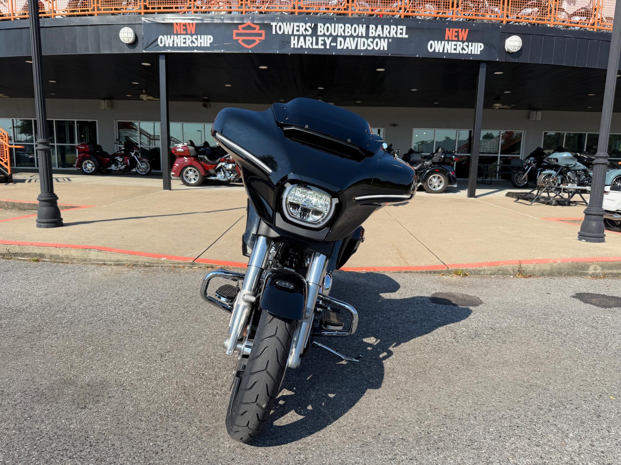 2026 Harley-Davidson® Street Glide® Black, photo 5