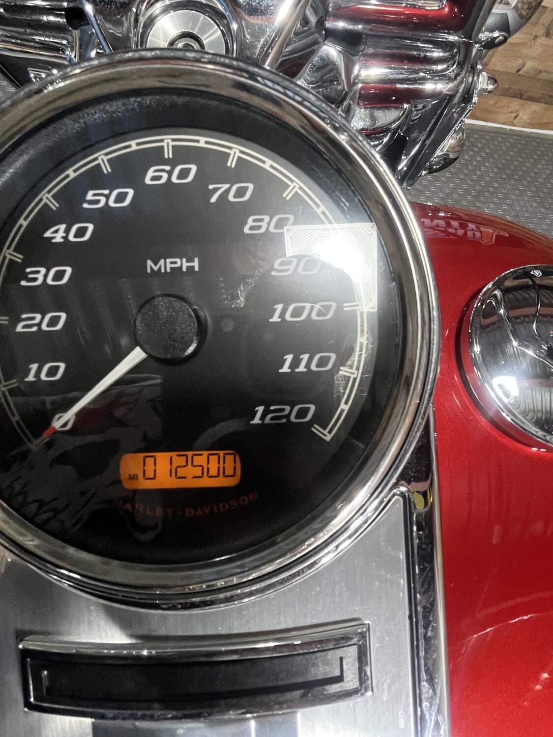 2019 Harley-Davidson® Road King® Wicked Red/Twisted Cherry, photo 9