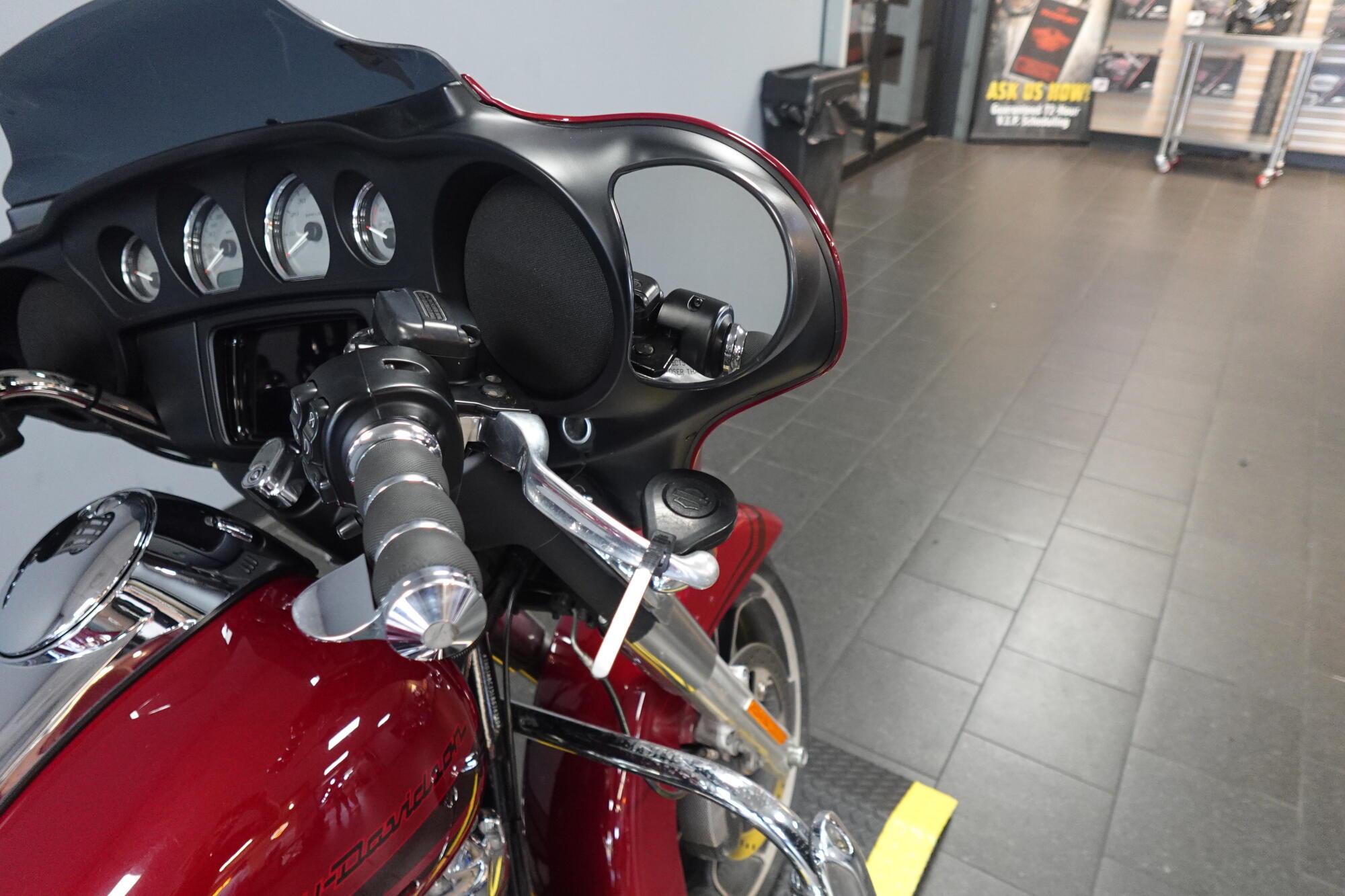 2020 Harley-Davidson® Street Glide® FLHX, photo 11