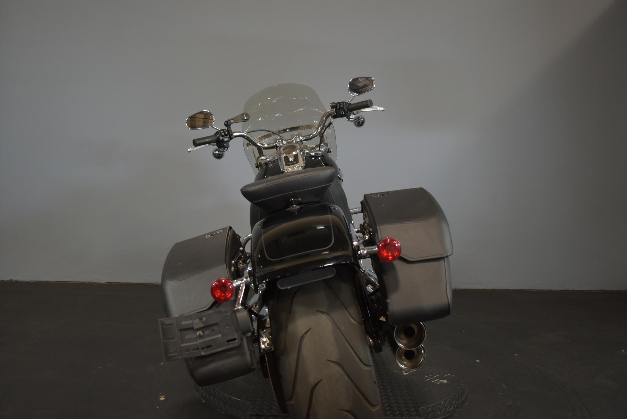 2024 Harley-Davidson® Fat Boy® 114 Vivid Black, photo 7