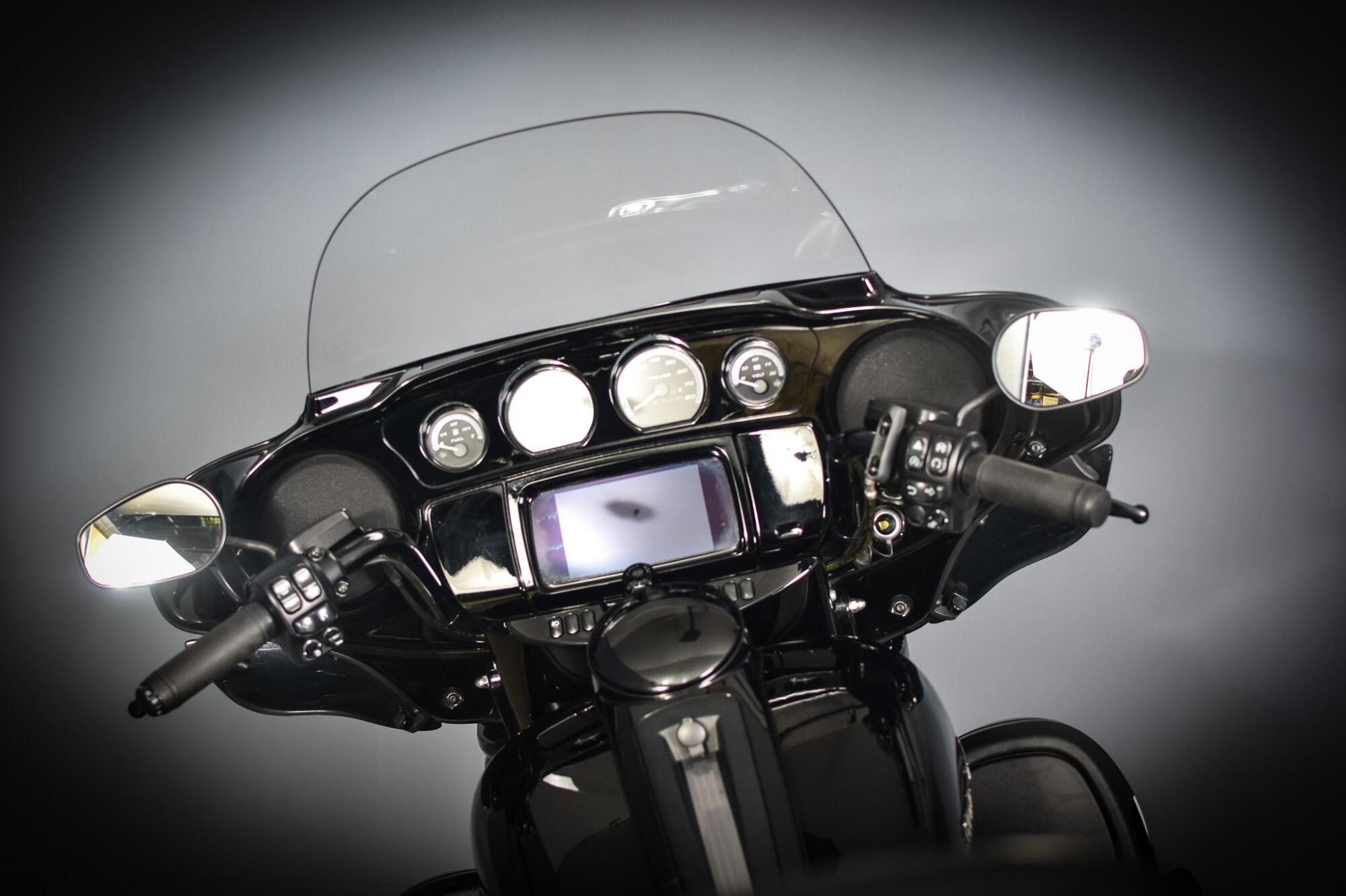 2020 Harley-Davidson® Ultra Limited Vivid Black - Black Finish, photo 9