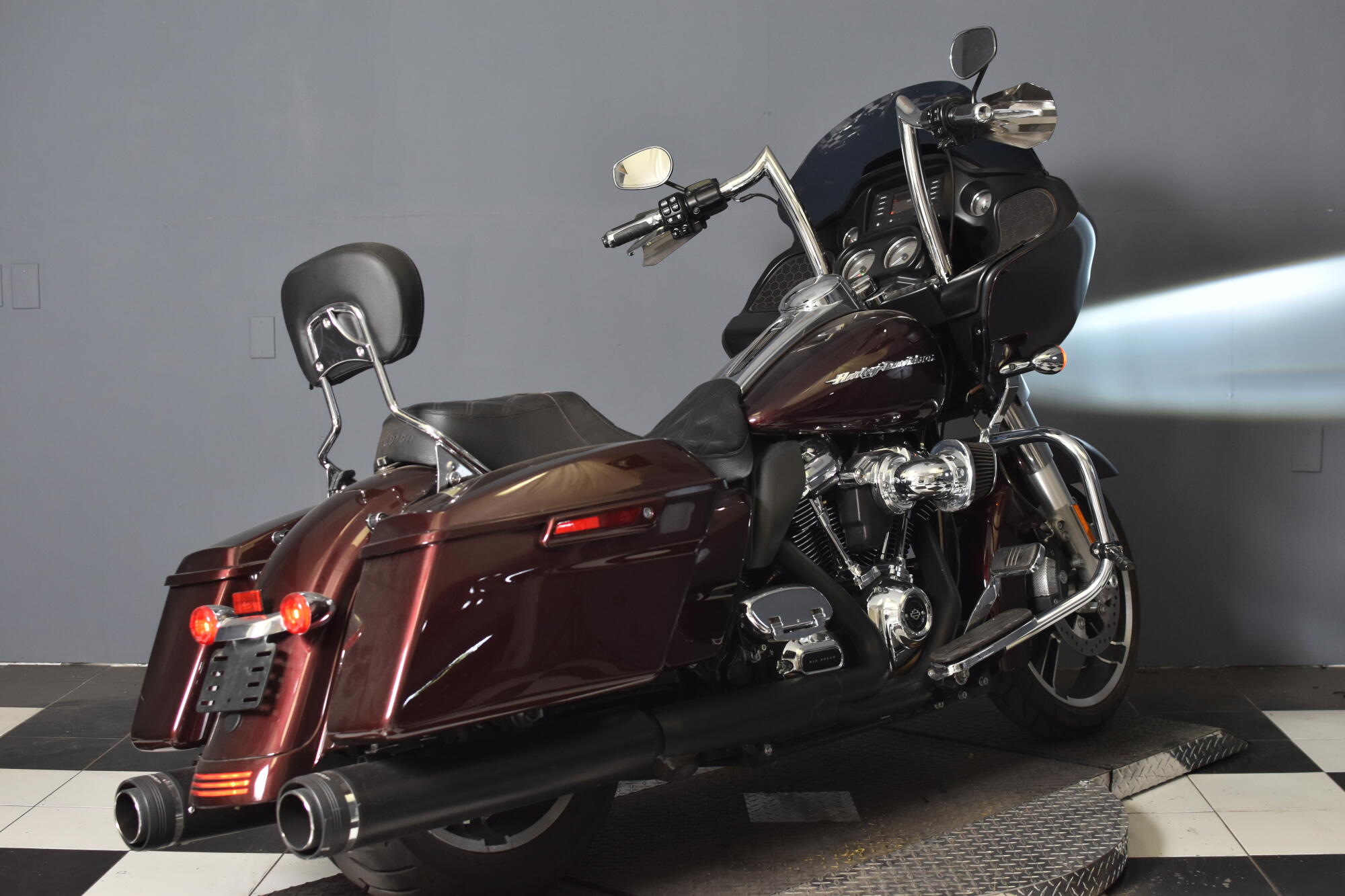 2018 Harley-Davidson® Road Glide® Twisted Cherry FLTRX, photo 8