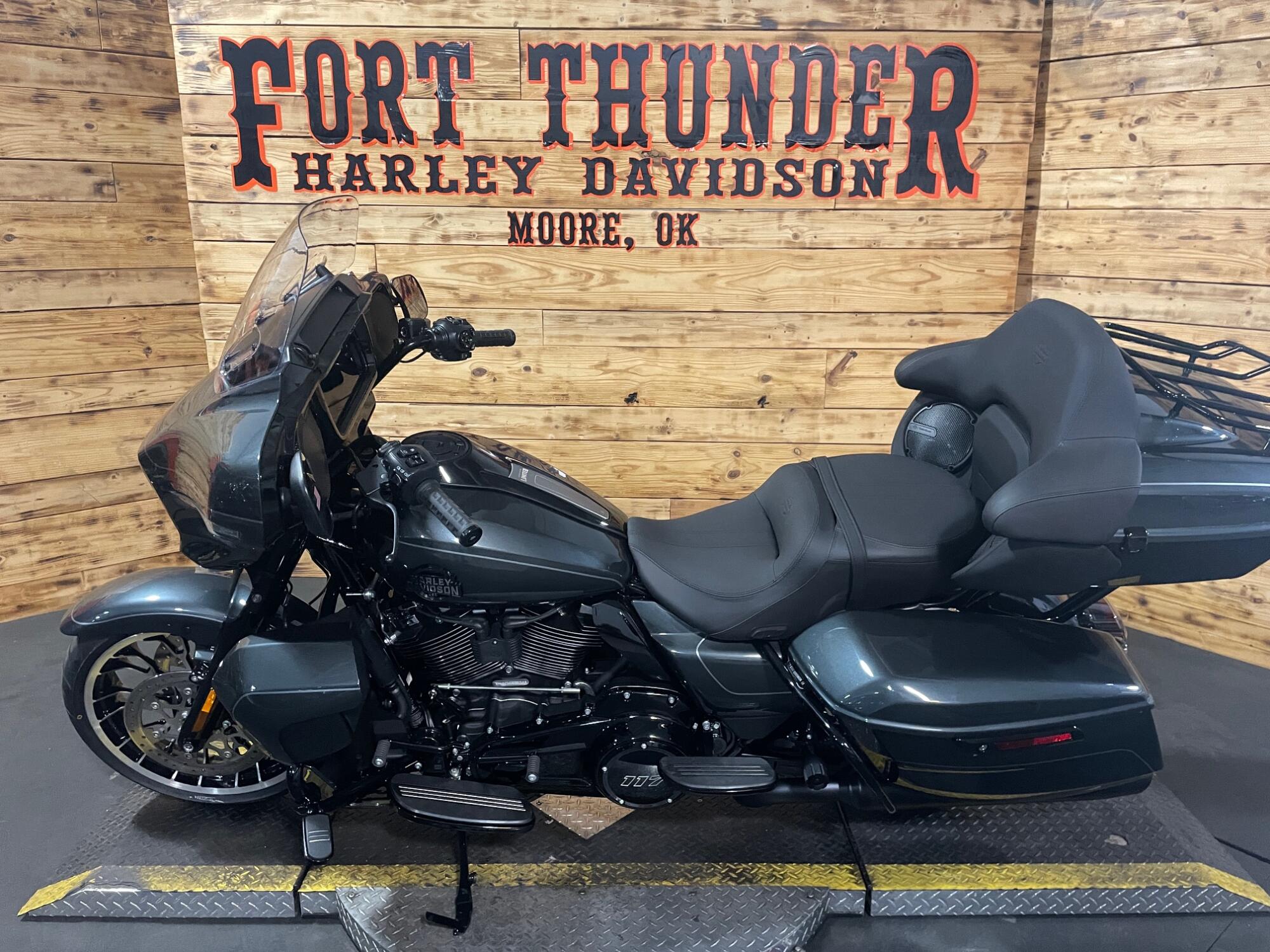 2026 Harley-Davidson® Street Glide Limited FLHXL, photo 9