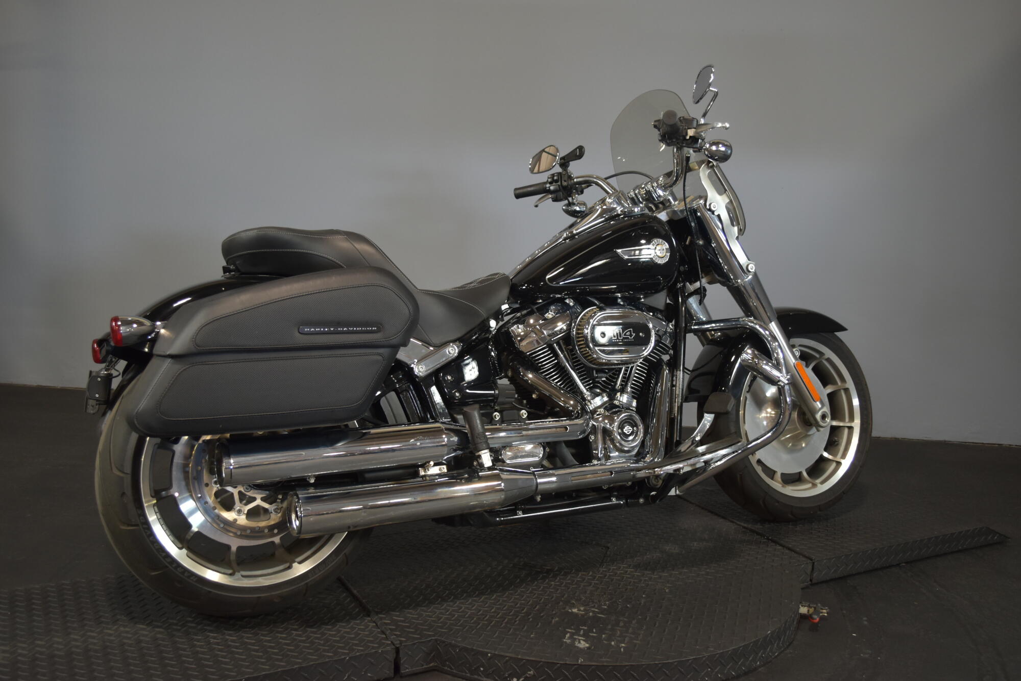 2024 Harley-Davidson® Fat Boy® 114 Vivid Black, photo 8