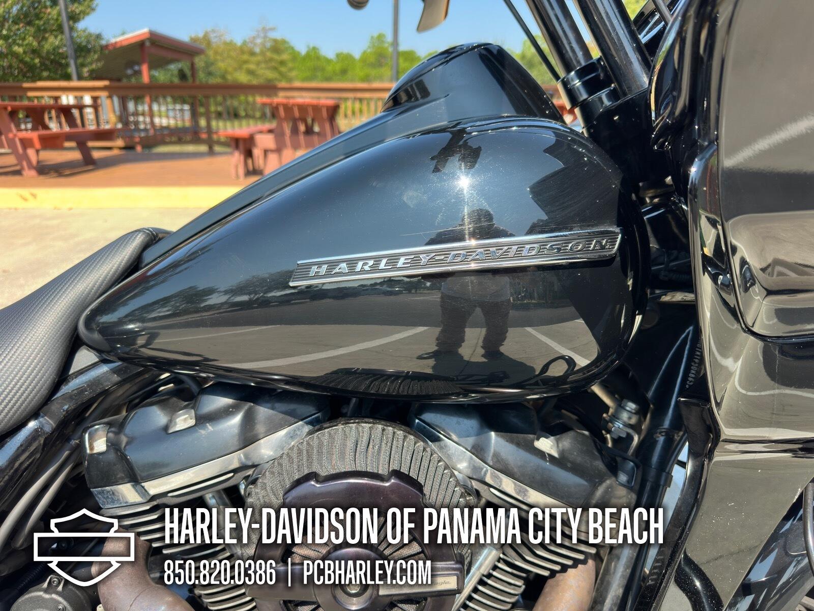 2019 Harley-Davidson® Road Glide® Special, photo 14