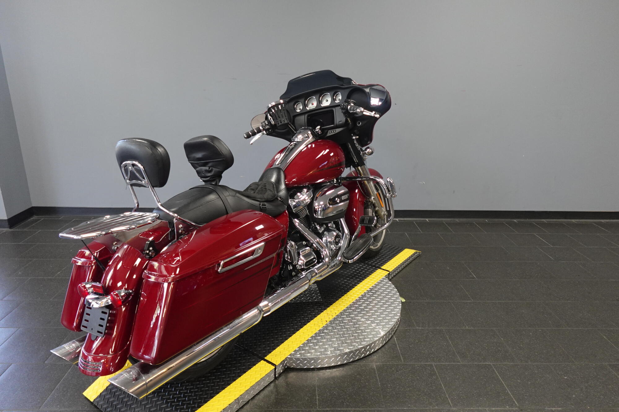 2020 Harley-Davidson® Street Glide® FLHX, photo 8