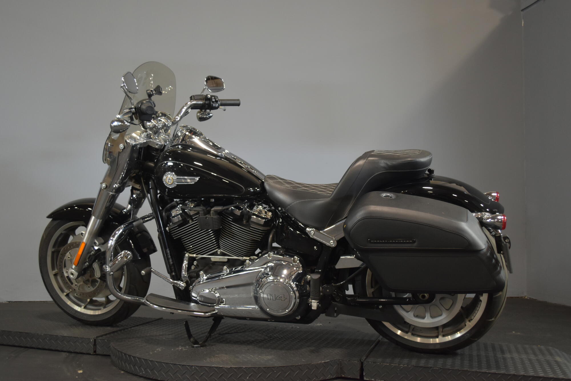 2024 Harley-Davidson® Fat Boy® 114 Vivid Black, photo 5
