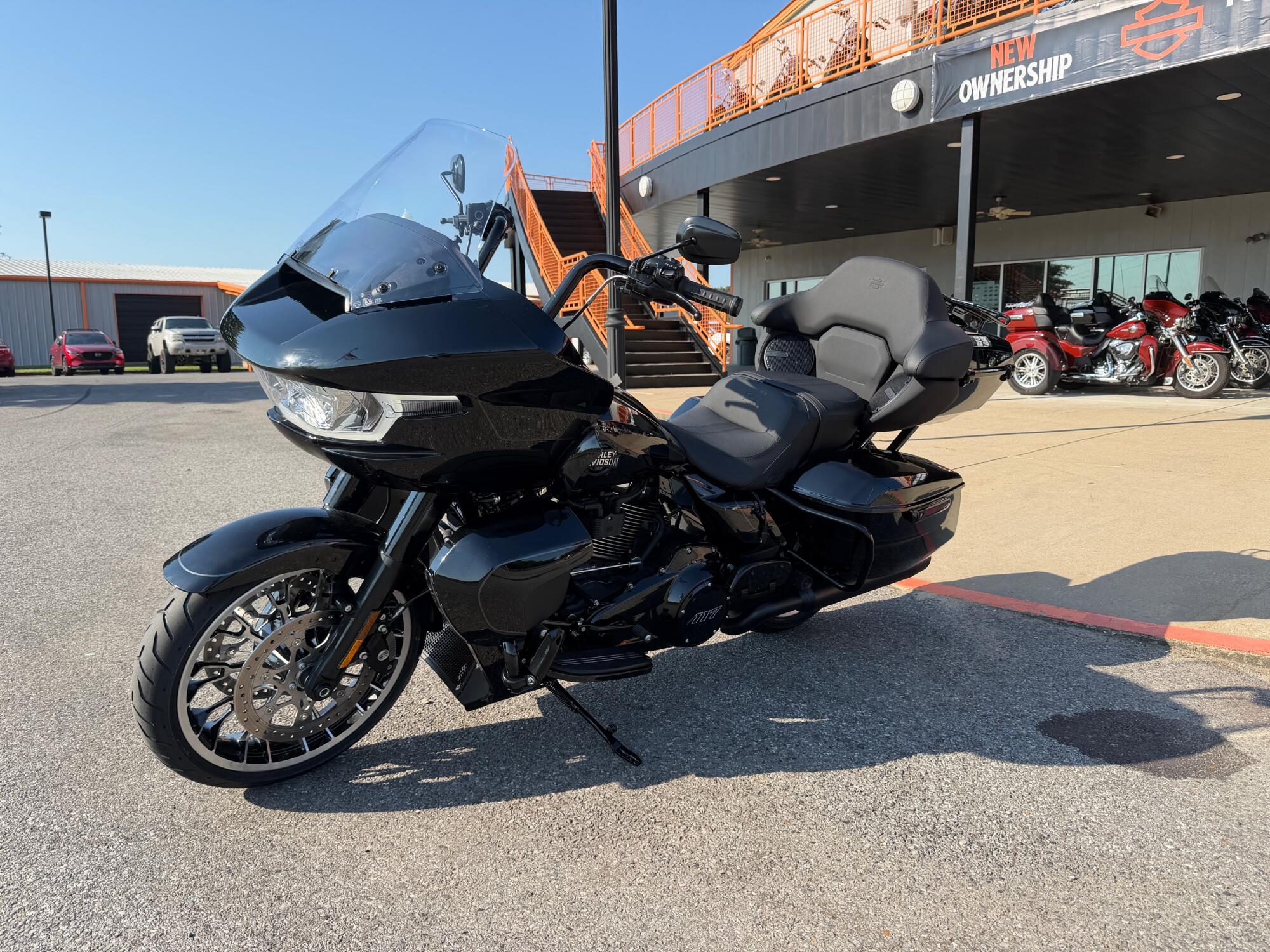 2026 Harley-Davidson® Road Glide Limited Black, photo 6