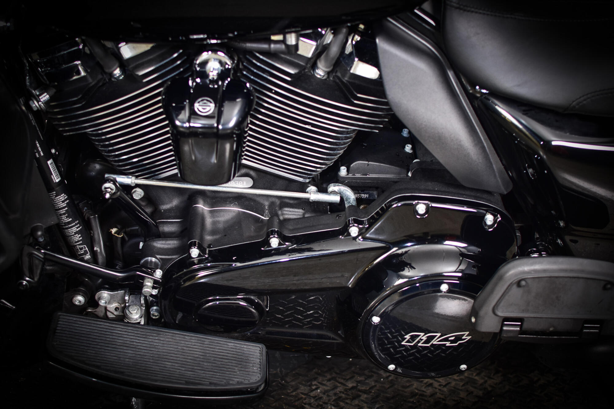 2020 Harley-Davidson® Ultra Limited Vivid Black - Black Finish, photo 11