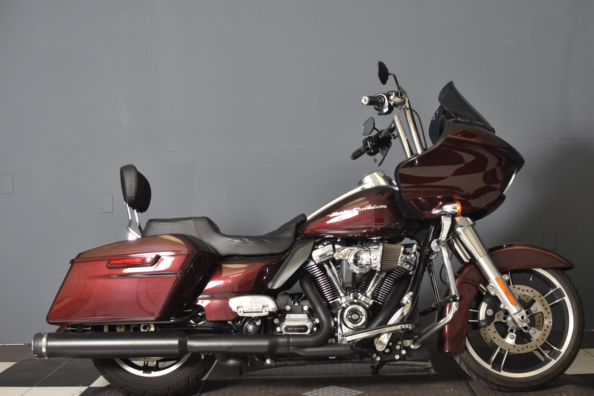 2018 Harley-Davidson® Road Glide® Twisted Cherry FLTRX