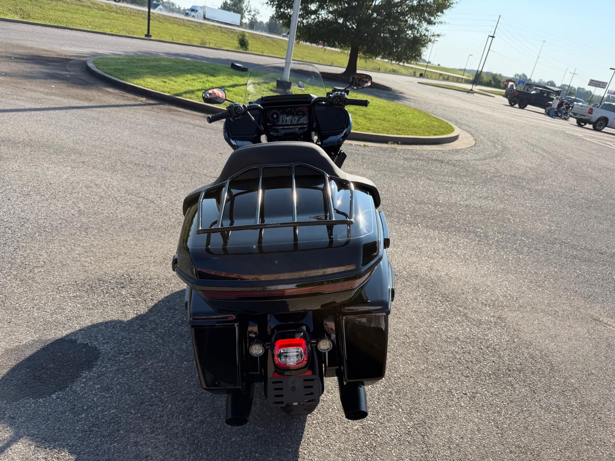 2026 Harley-Davidson® Road Glide Limited Black, photo 9