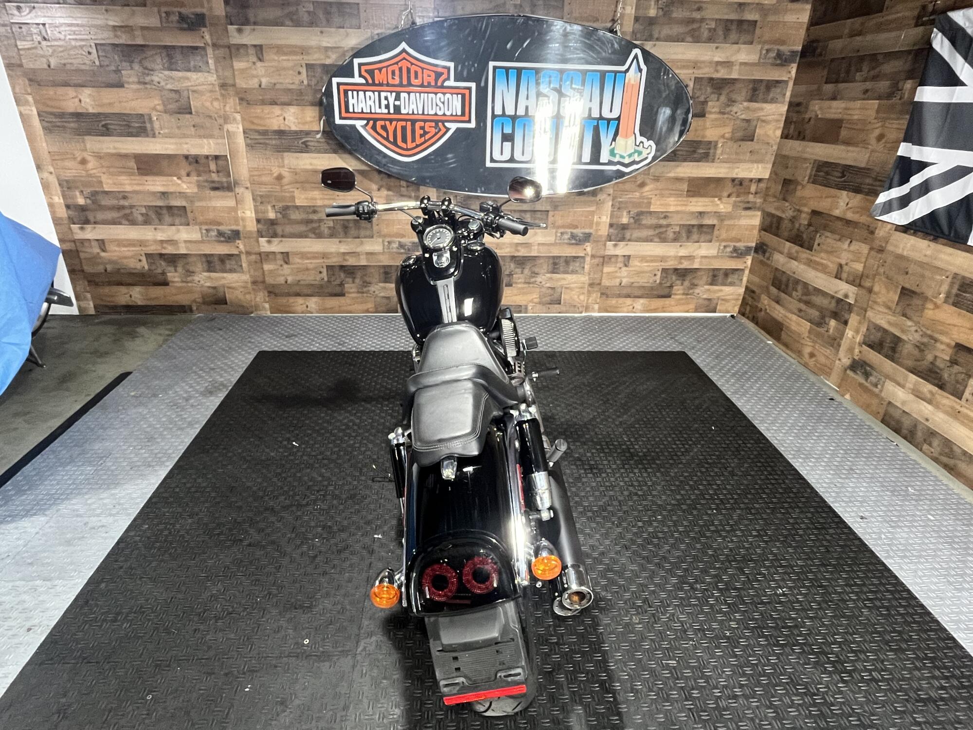 2017 Harley-Davidson® Fat Bob® Black Denim, photo 7