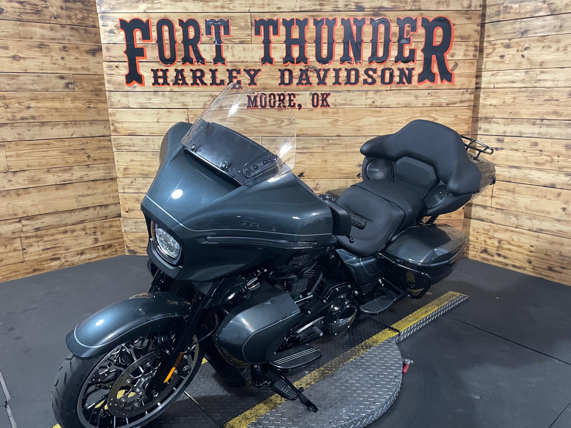 2026 Harley-Davidson® Street Glide Limited FLHXL, photo 8