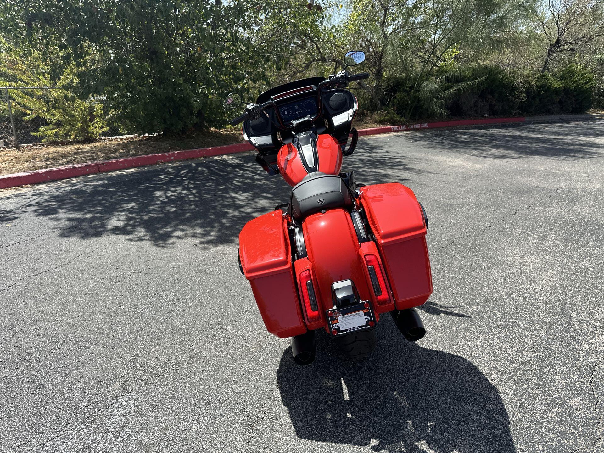 2026 Harley-Davidson® Road Glide® FLTRX, photo 8