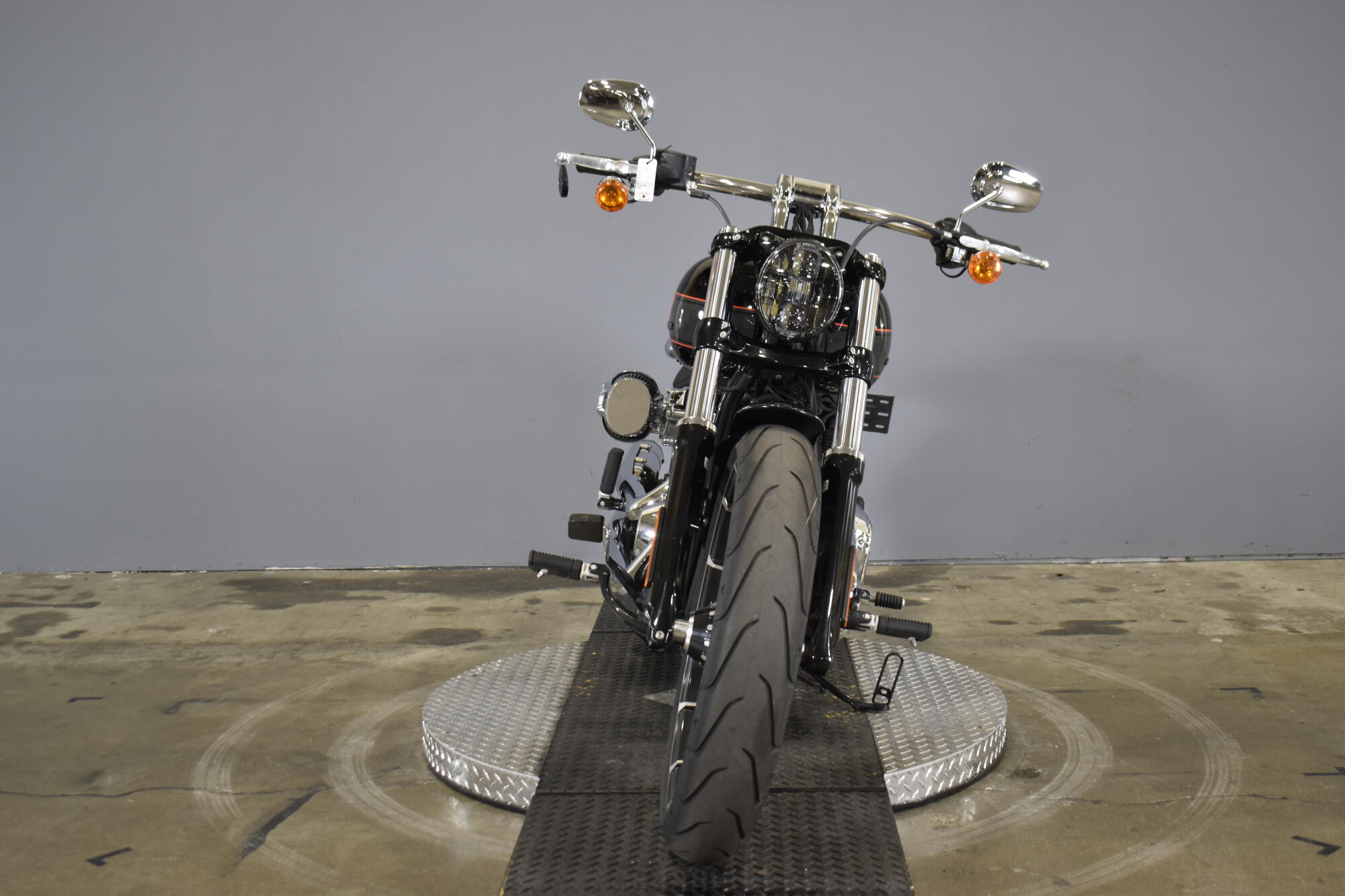 2024 Harley-Davidson® Breakout® 117 Vivid Black, photo 3