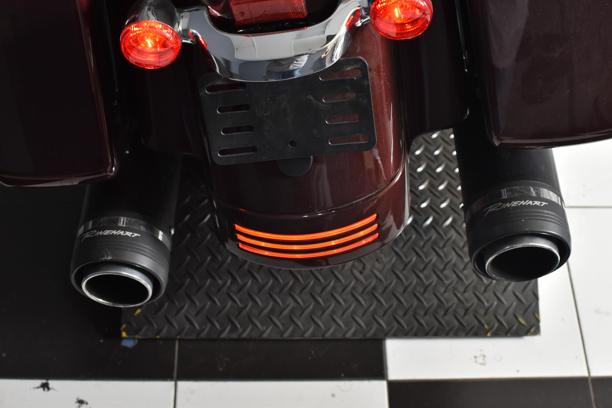 2018 Harley-Davidson® Road Glide® Twisted Cherry FLTRX, photo 14