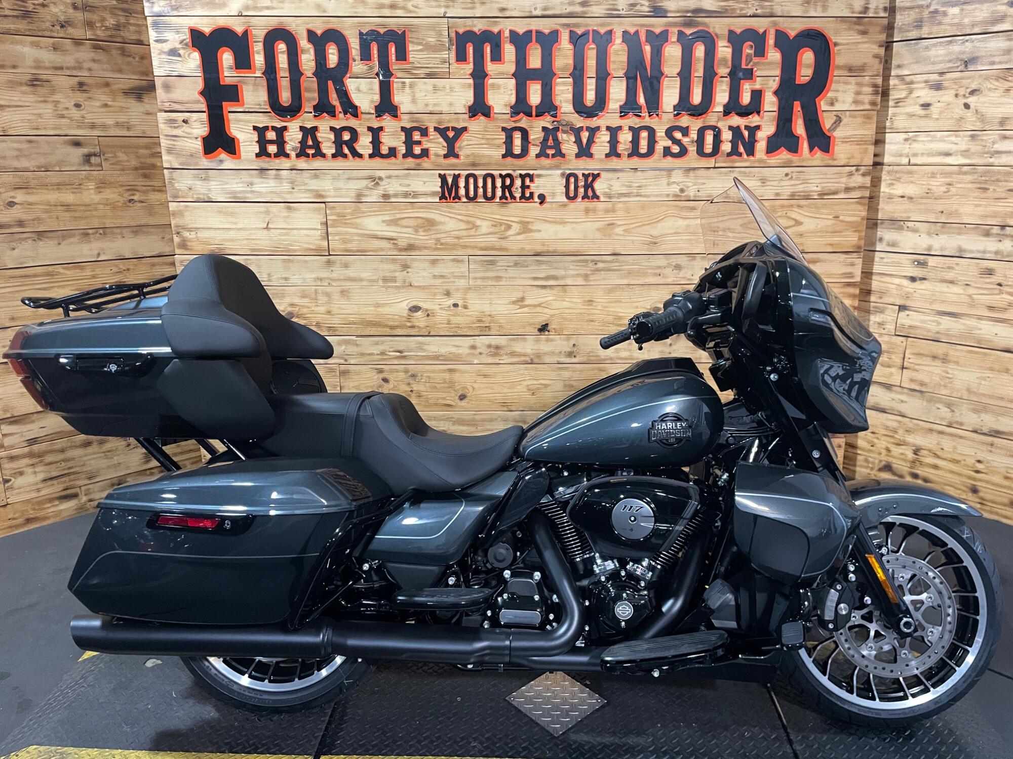 2026 Harley-Davidson® Street Glide Limited FLHXL