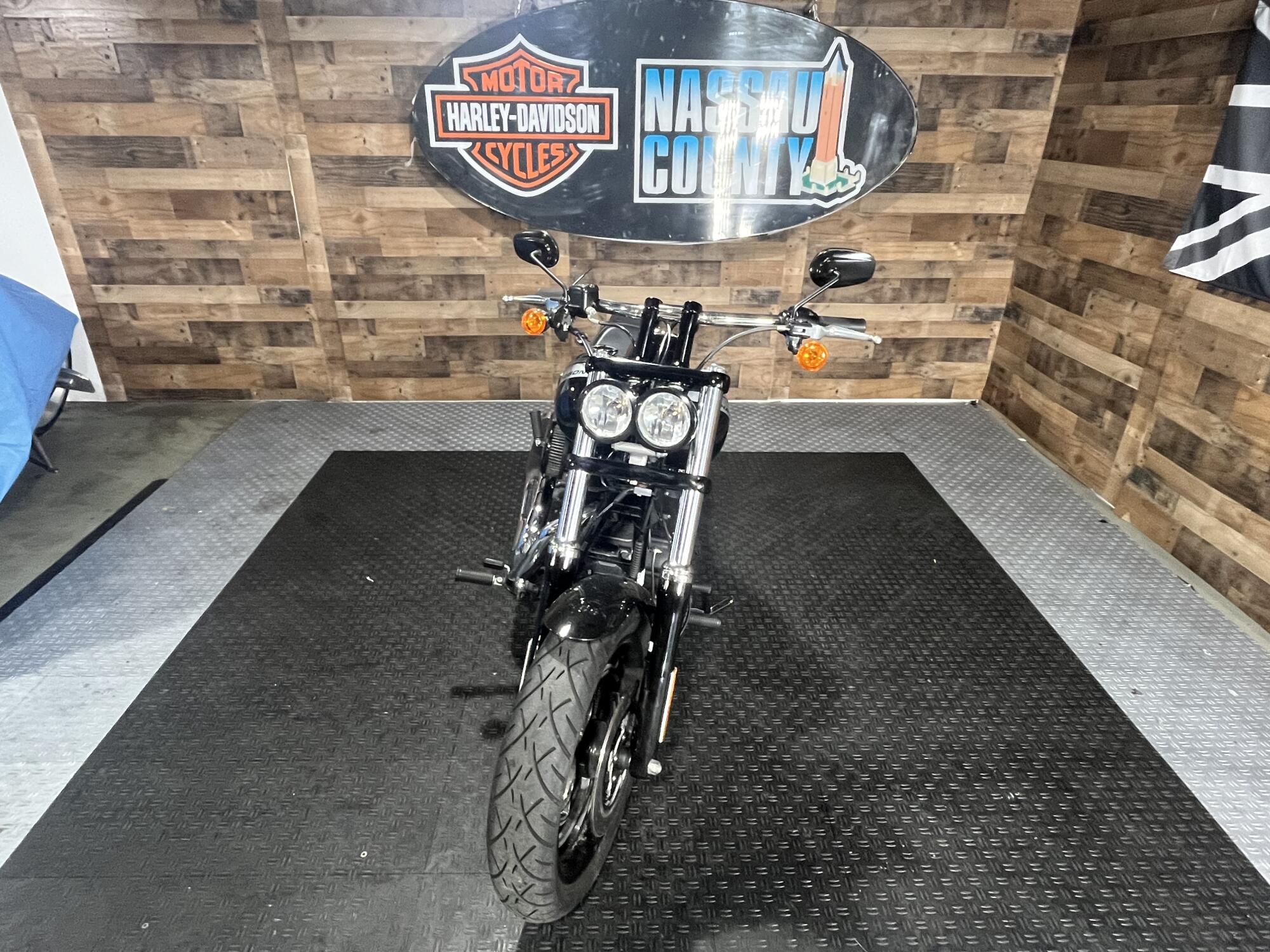 2017 Harley-Davidson® Fat Bob® Black Denim, photo 3
