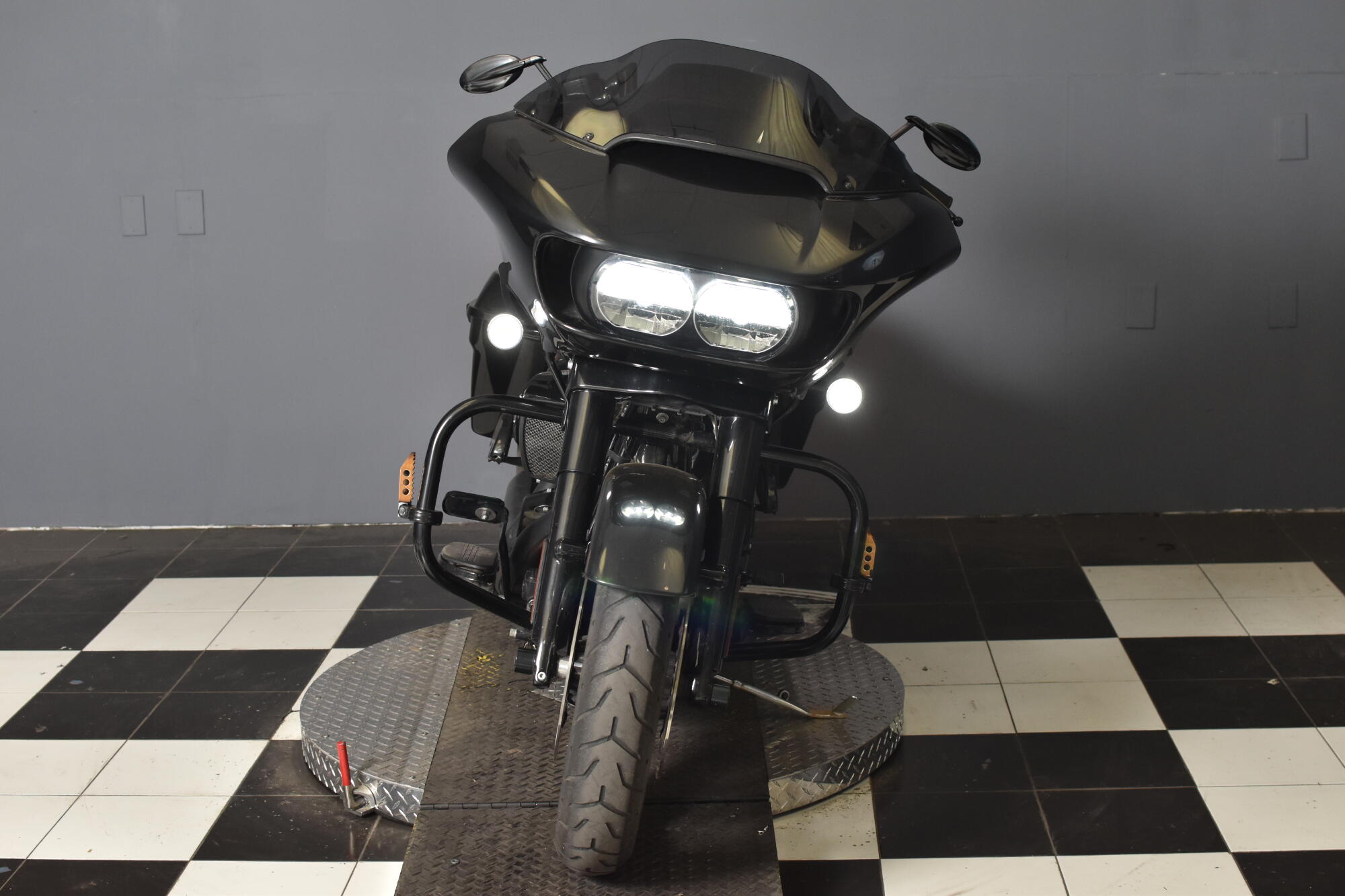 2019 Harley-Davidson® Road Glide® Special Vivid Black FLTRXS, photo 3