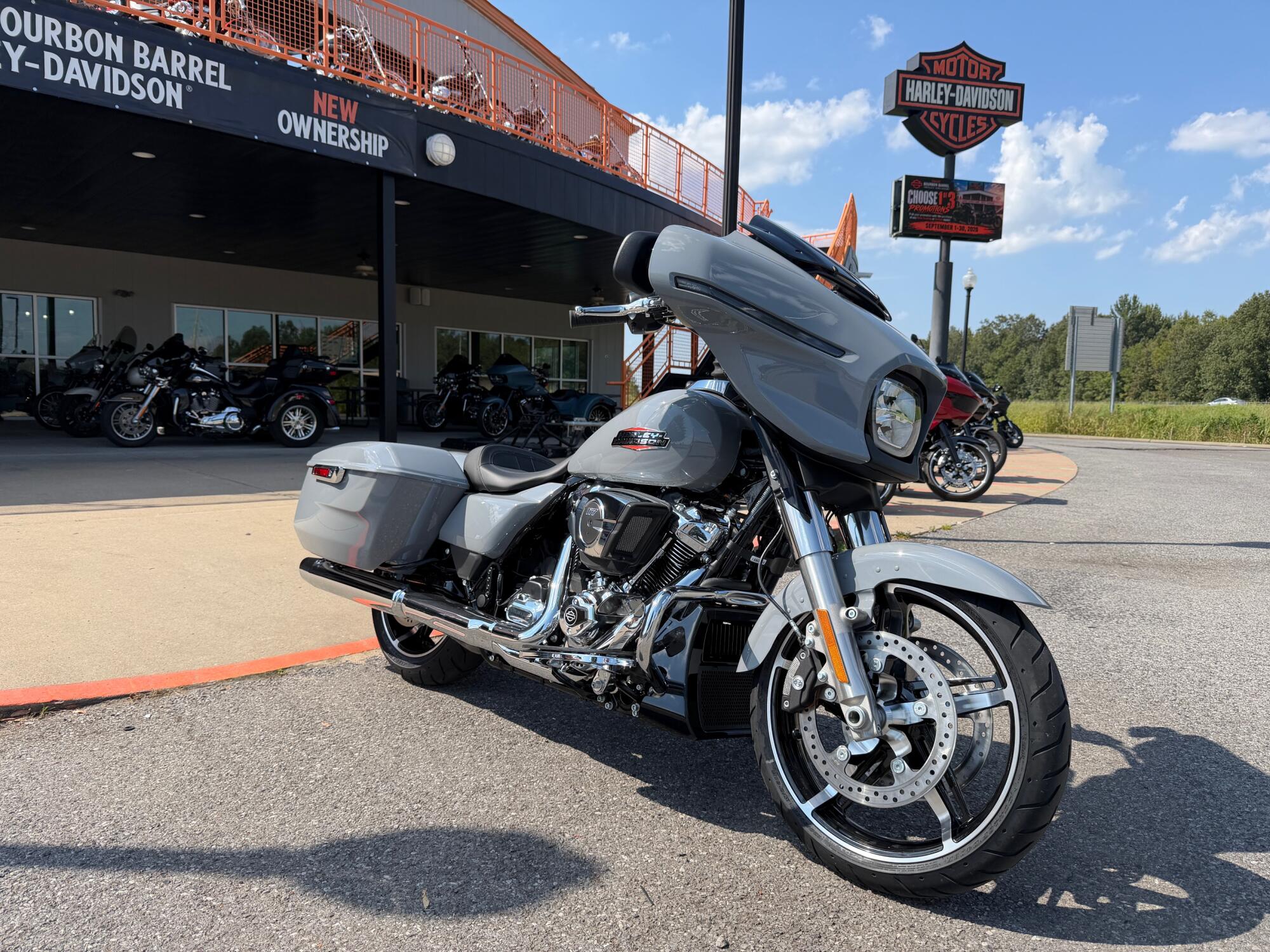 2026 Harley-Davidson® Street Glide® Solo Dark Billiard Gray