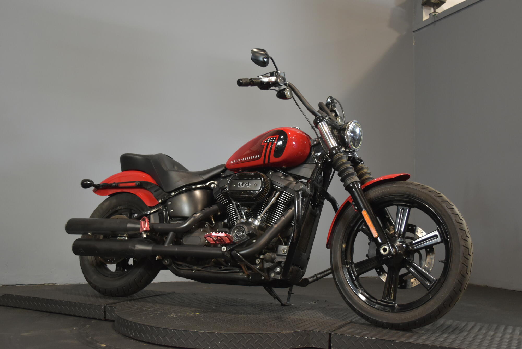2022 Harley-Davidson® Street Bob® 114 Redline Red, photo 2