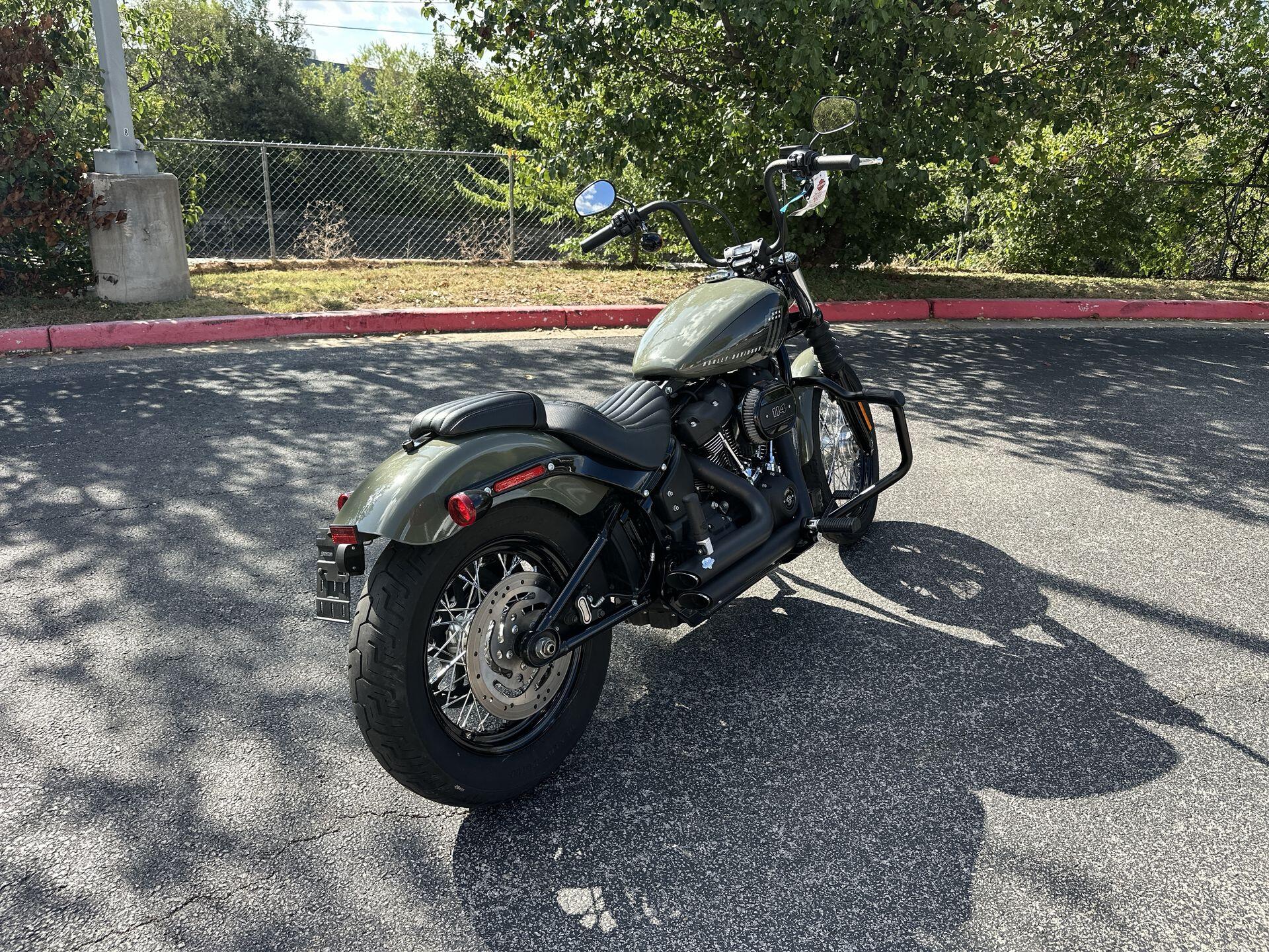 2021 Harley-Davidson® Street Bob® 114 FXBBS, photo 10