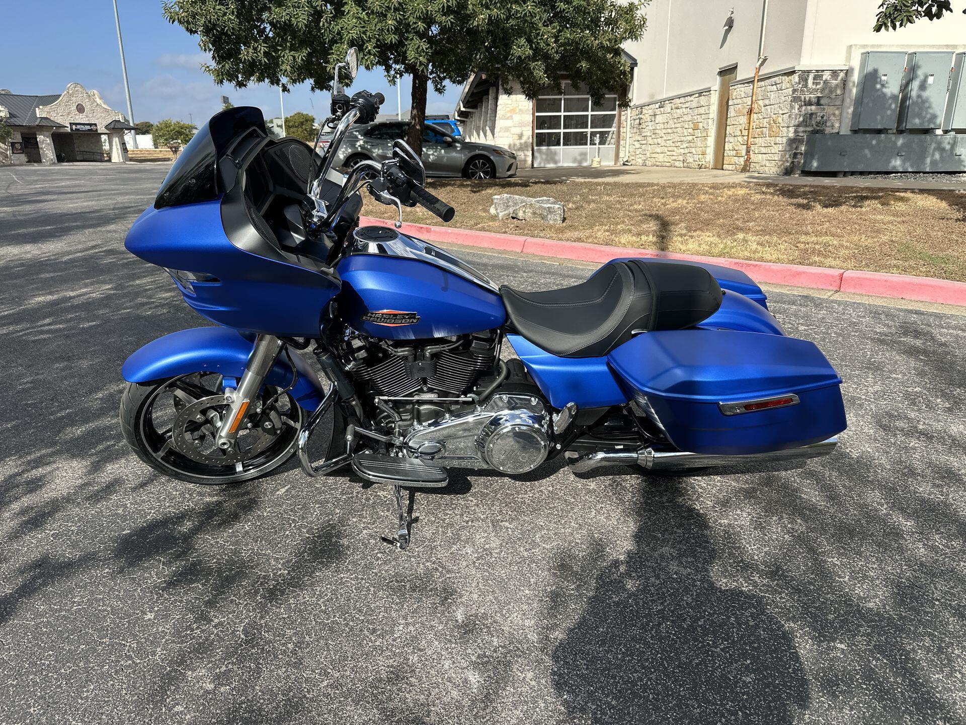 2026 Harley-Davidson® Road Glide® FLTRX, photo 6
