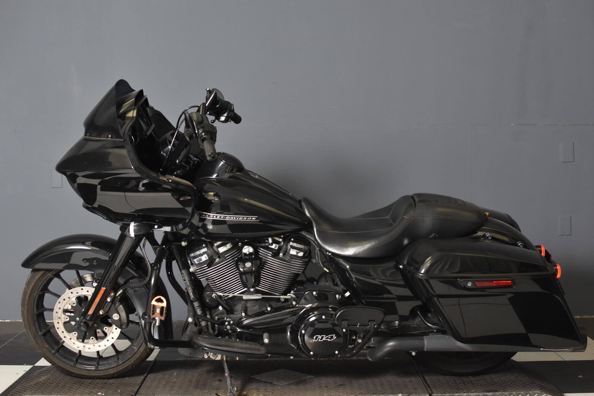 2019 Harley-Davidson® Road Glide® Special Vivid Black FLTRXS, photo 5