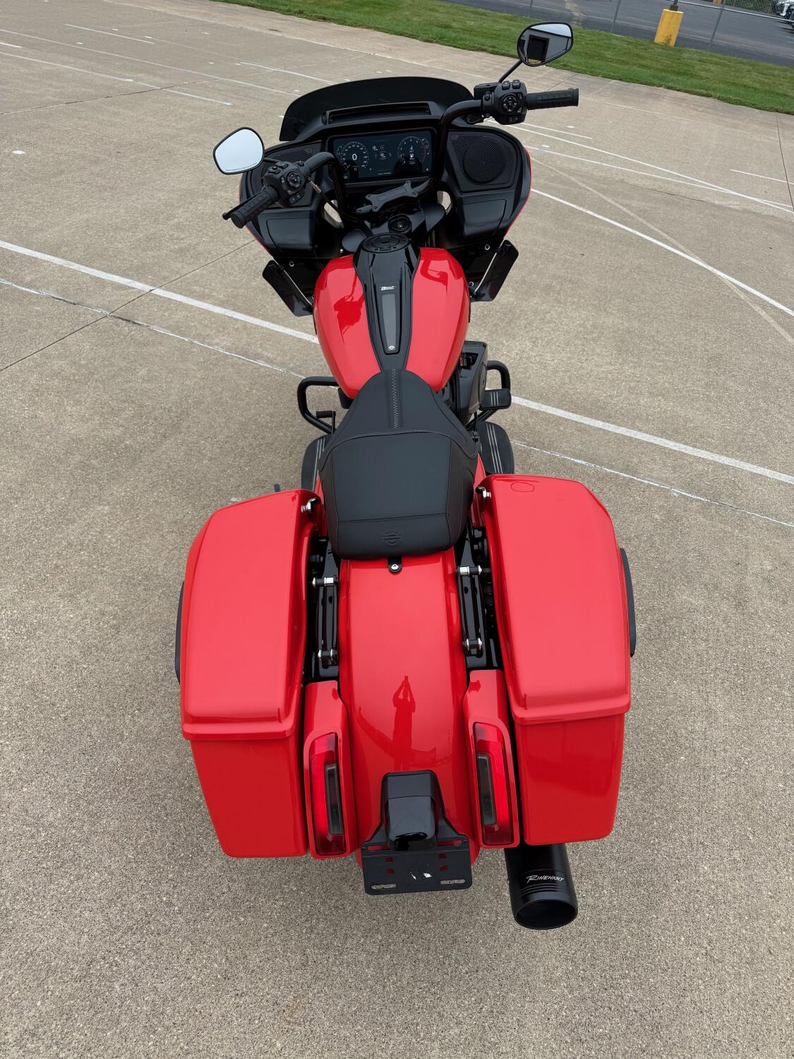2026 Harley-Davidson® Road Glide® Blood Orange Black Trim, photo 8