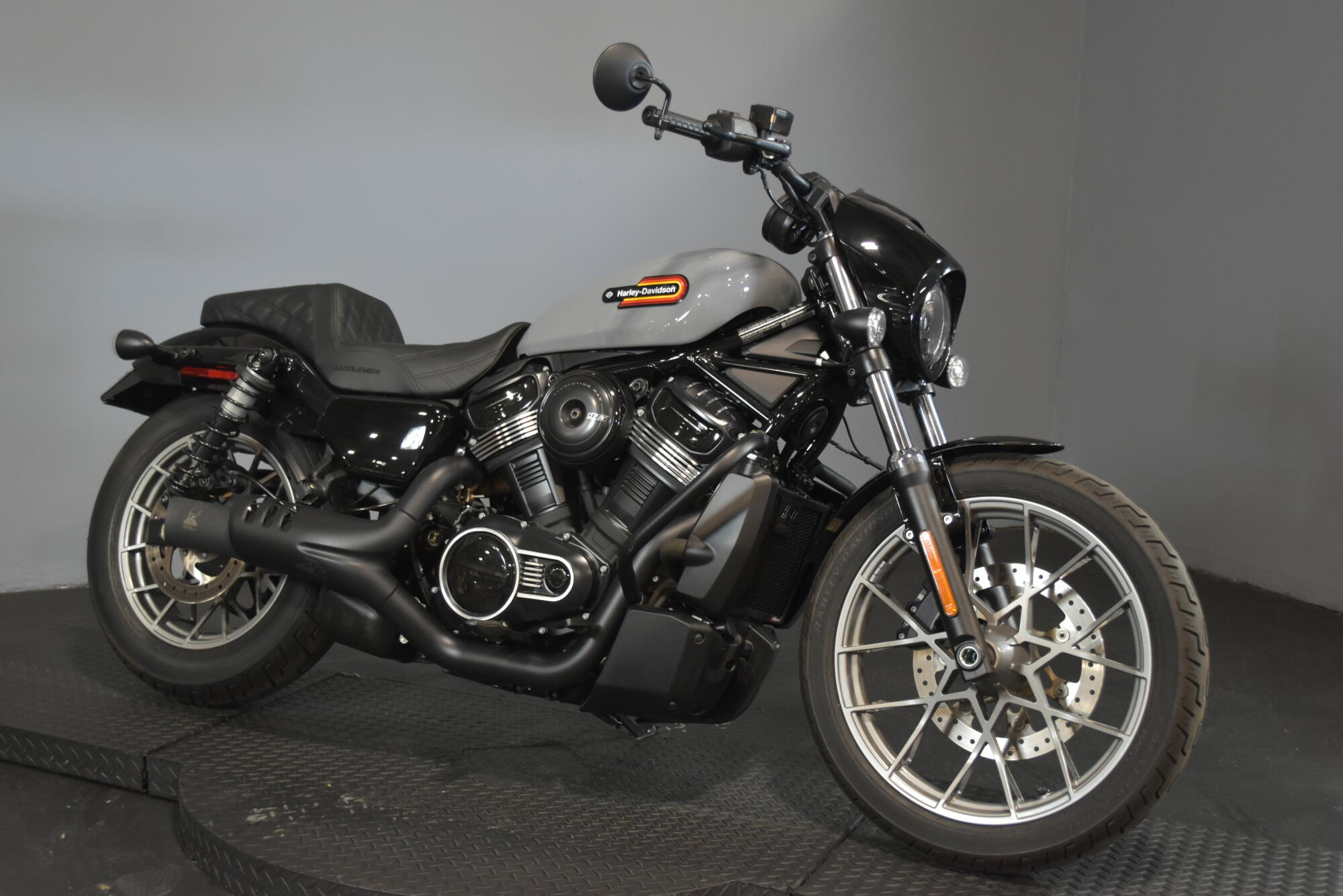 2026 Harley-Davidson® Nightster® Special Dark Billiard Gray Black Trim, photo 2