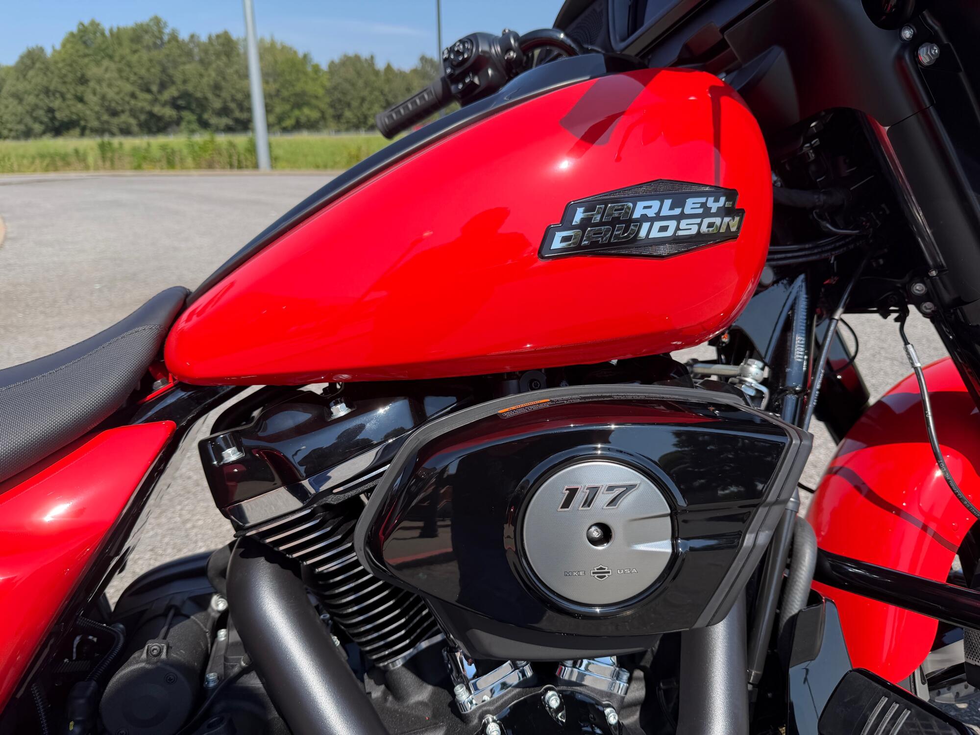 2026 Harley-Davidson® Street Glide® Blood Orange Black Trim, photo 4