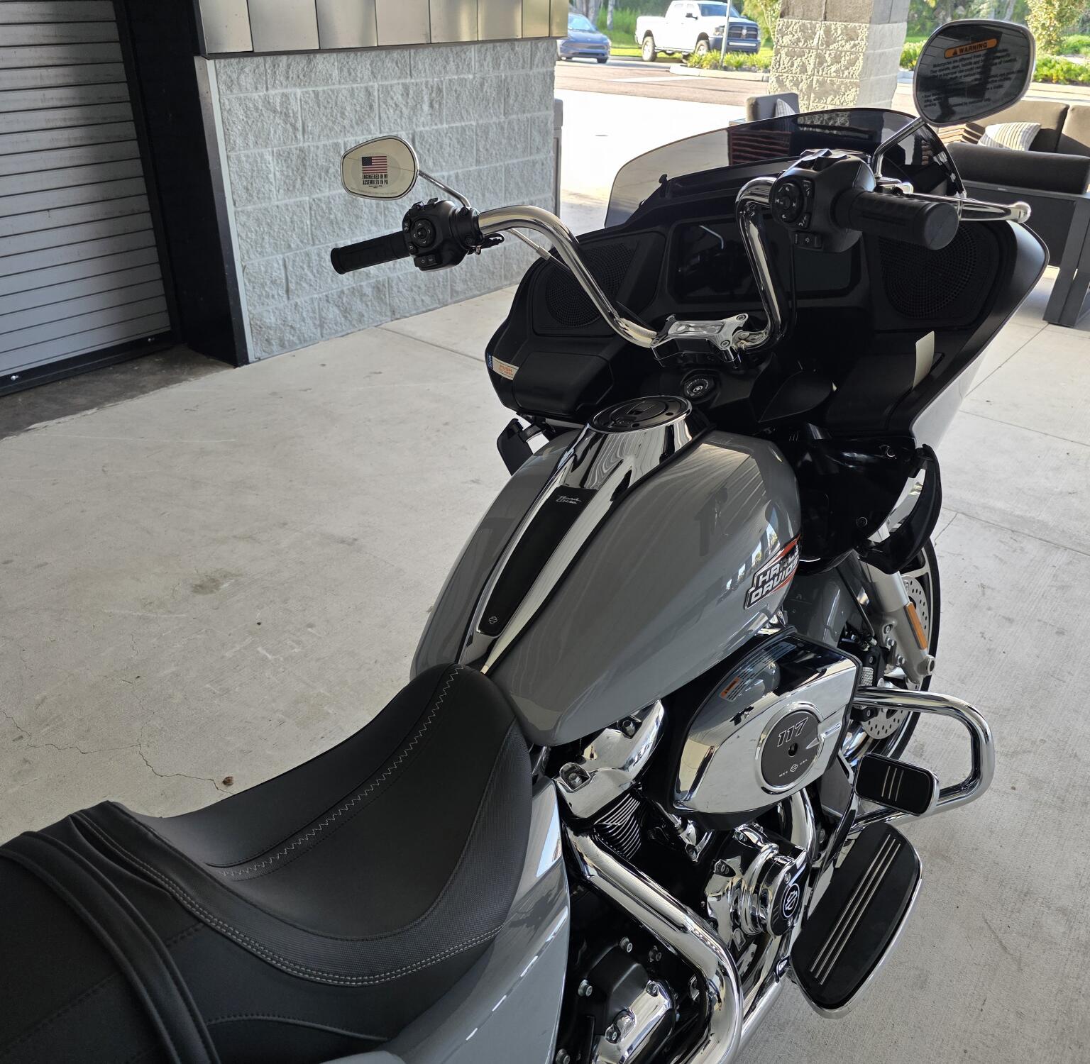 2026 Harley-Davidson® Road Glide® Dark Billiard Gray Chrome Trim, photo 7