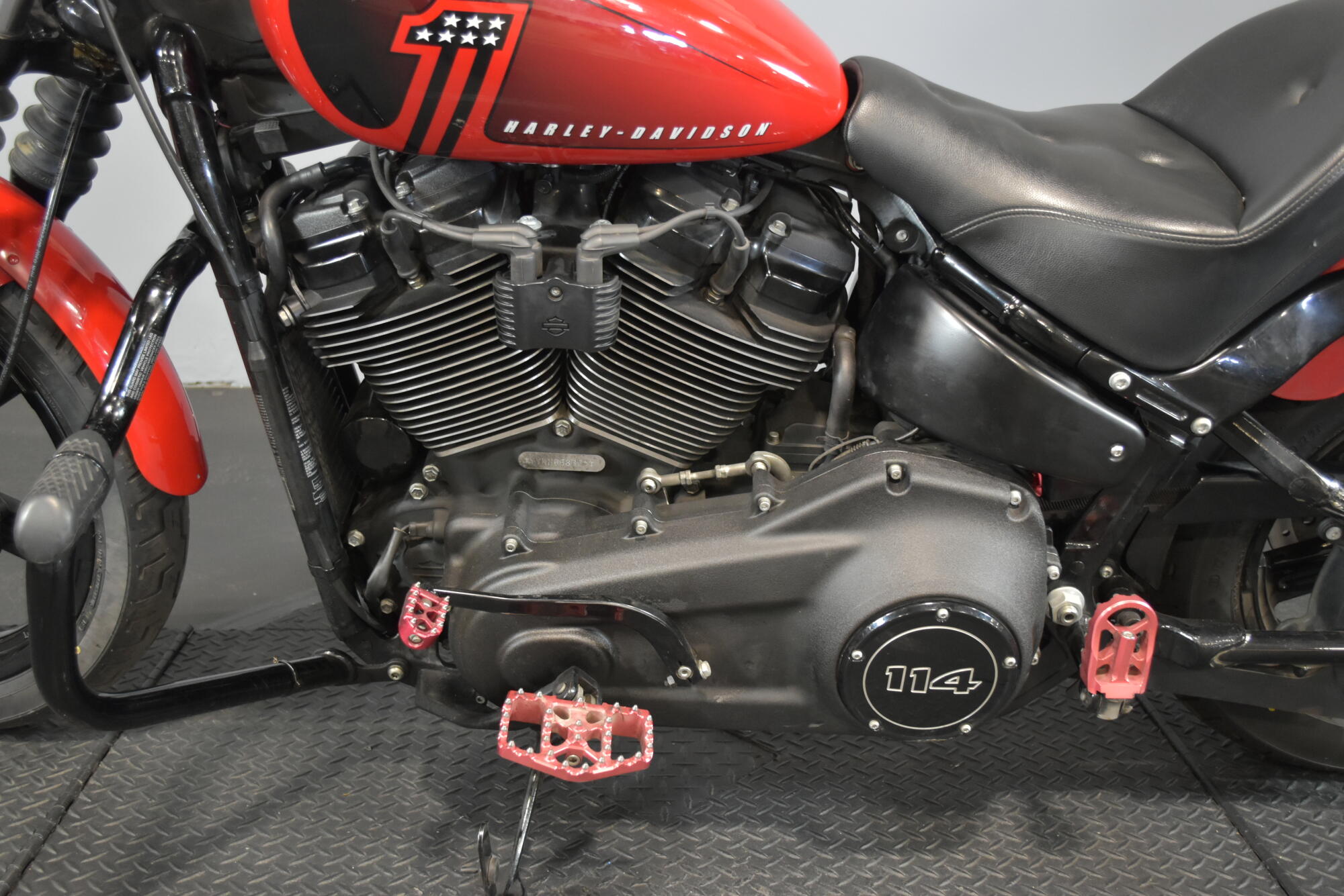 2022 Harley-Davidson® Street Bob® 114 Redline Red, photo 13