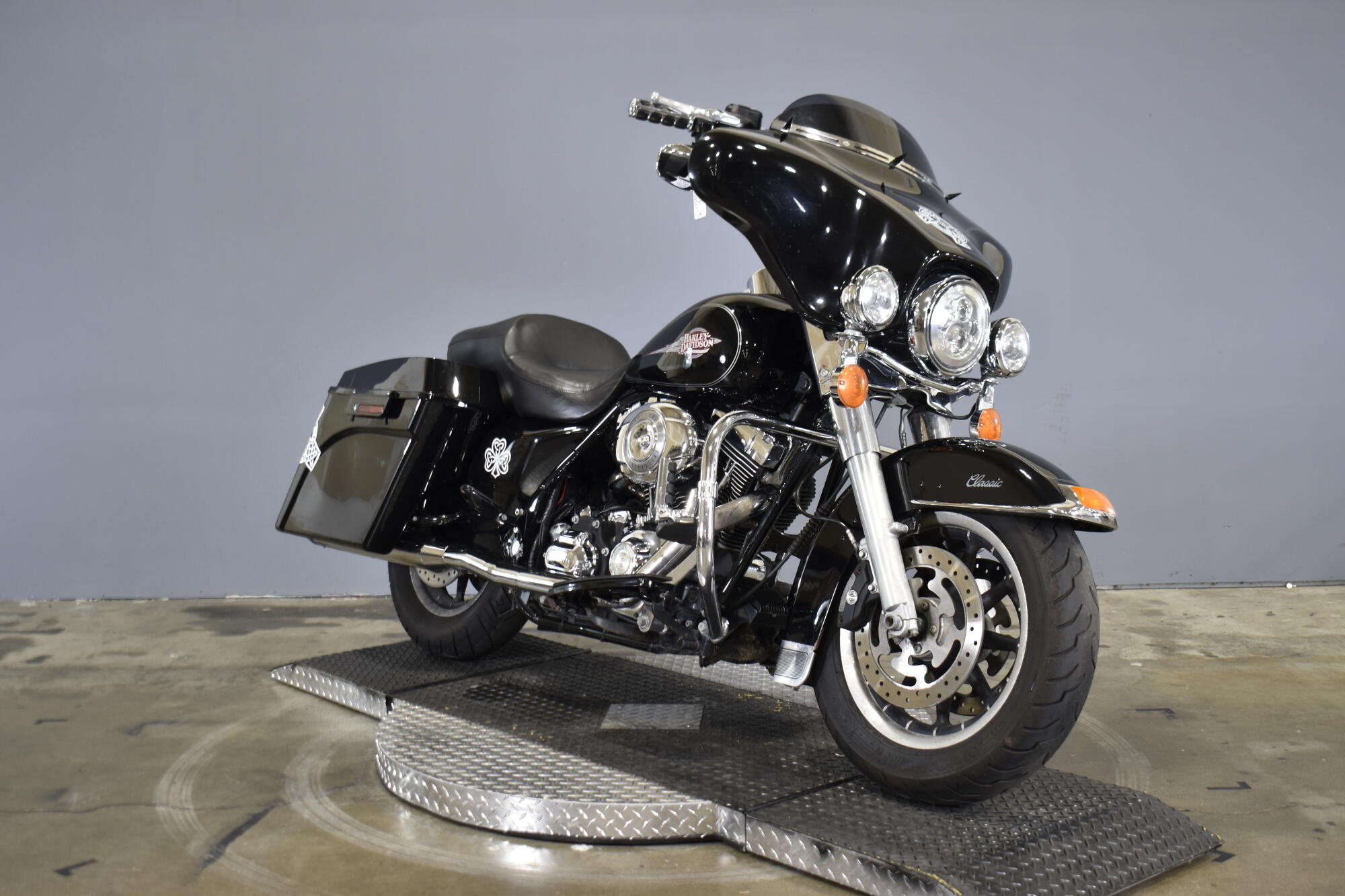 2008 Harley-Davidson® Electra Glide® Classic Black, photo 2
