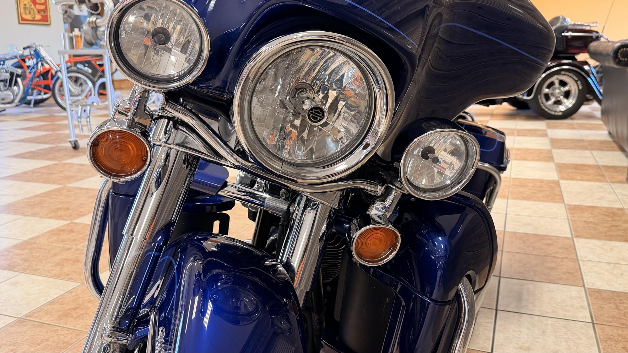 2007 Harley-Davidson® Electra Glide® Ultra Classic® Deep Cobalt, photo 12