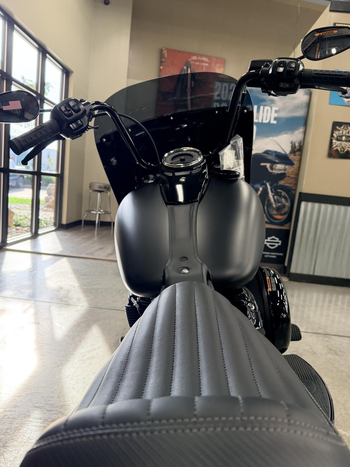 2026 Harley-Davidson® Deadwood™ FLHD, photo 5