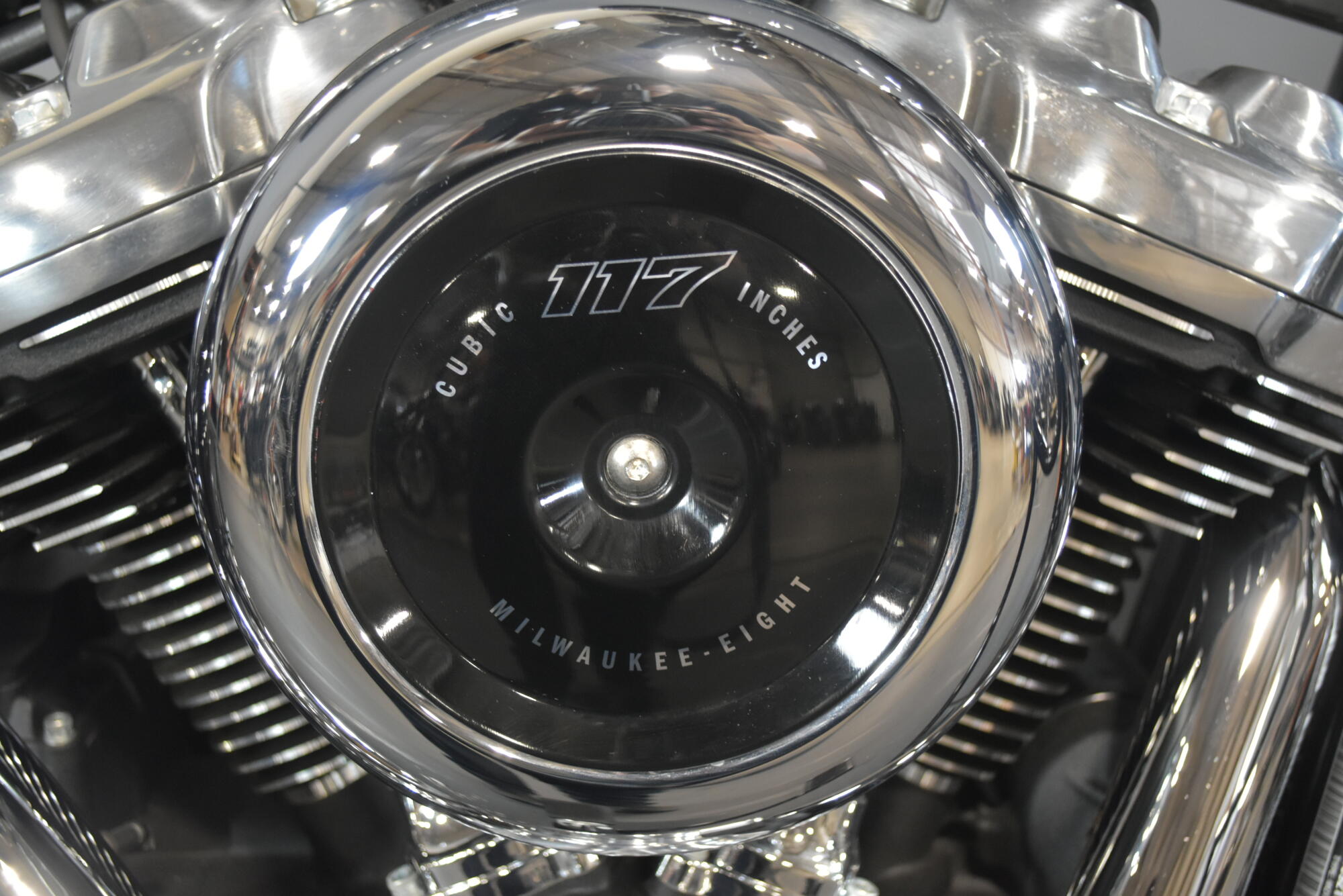2026 Harley-Davidson® Street Bob® Dark Billiard Gray Chrome Cast Wheels, photo 20