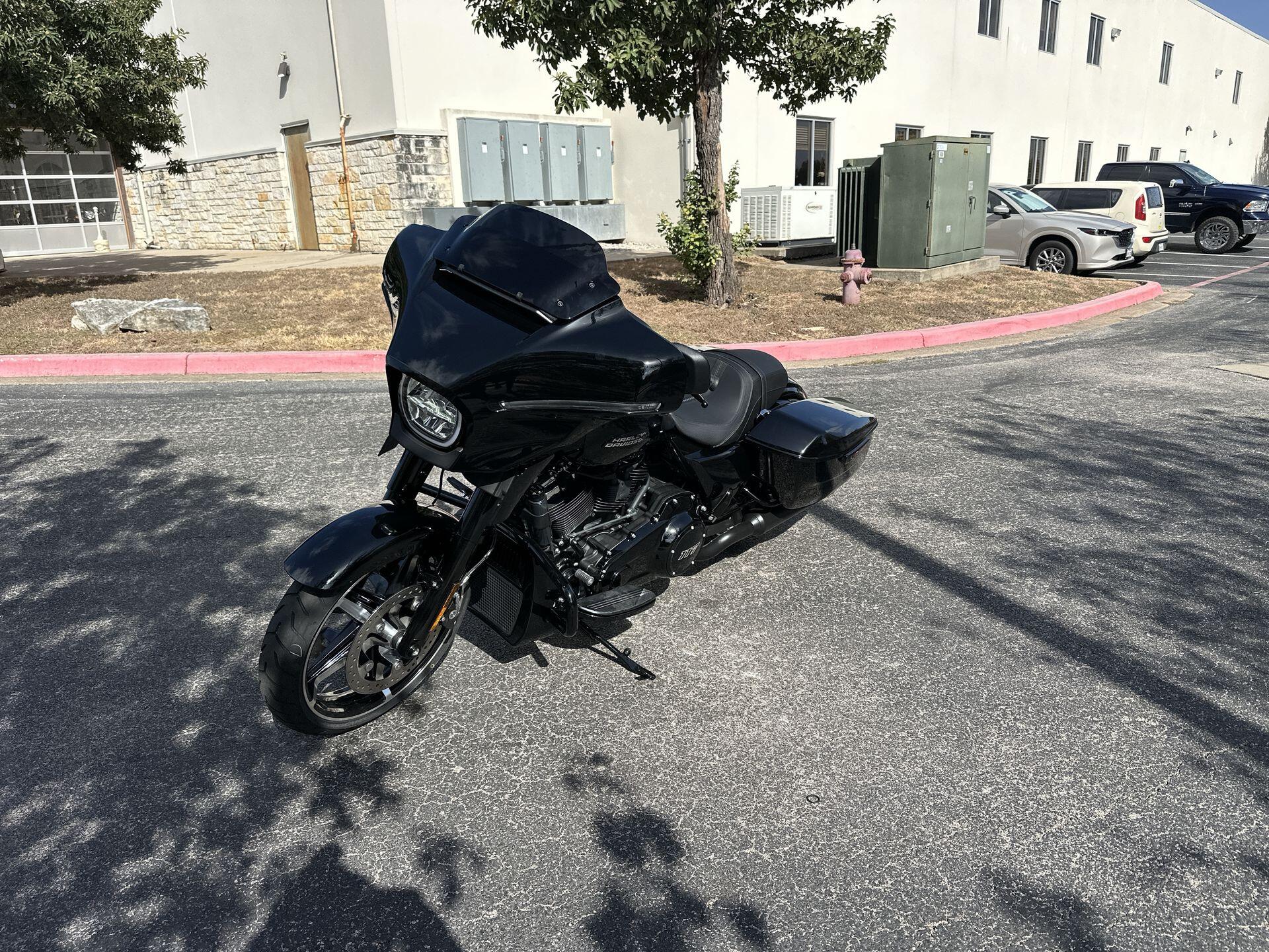 2026 Harley-Davidson® Street Glide® FLHX, photo 6