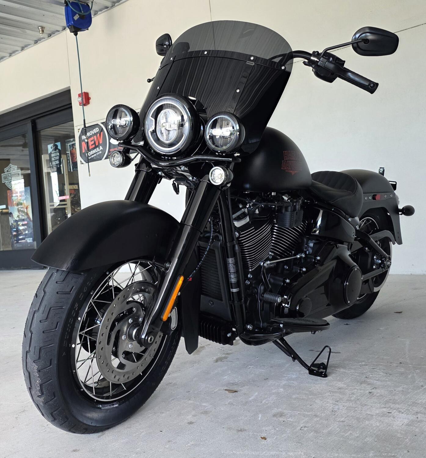 2026 Harley-Davidson® Deadwood™ Black Denim, photo 10