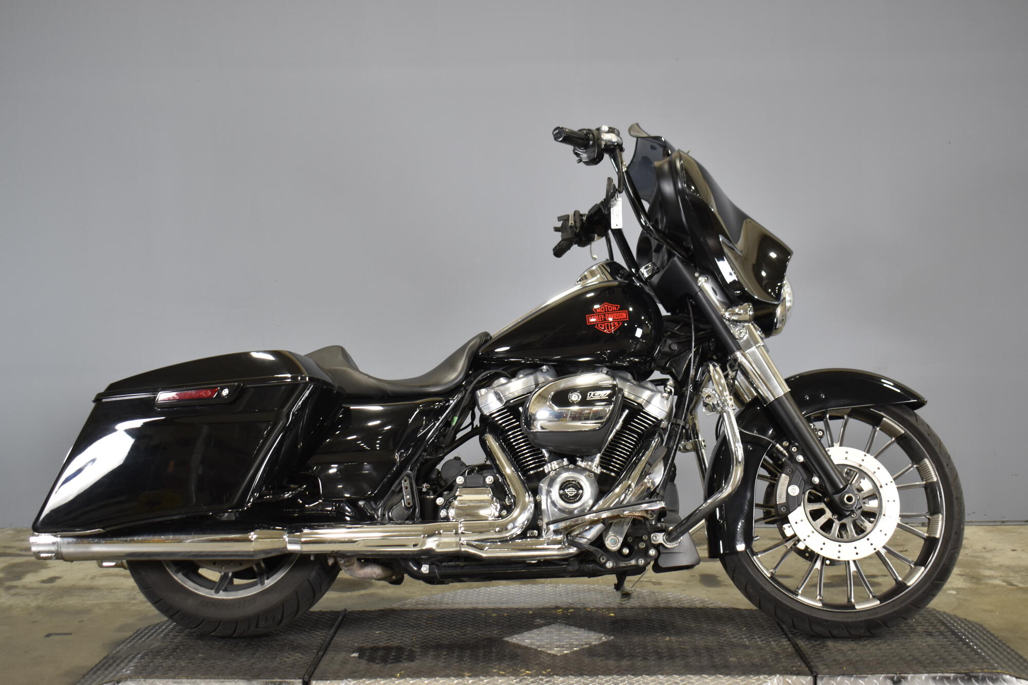 2020 Harley-Davidson® Electra Glide® Standard Vivid Black