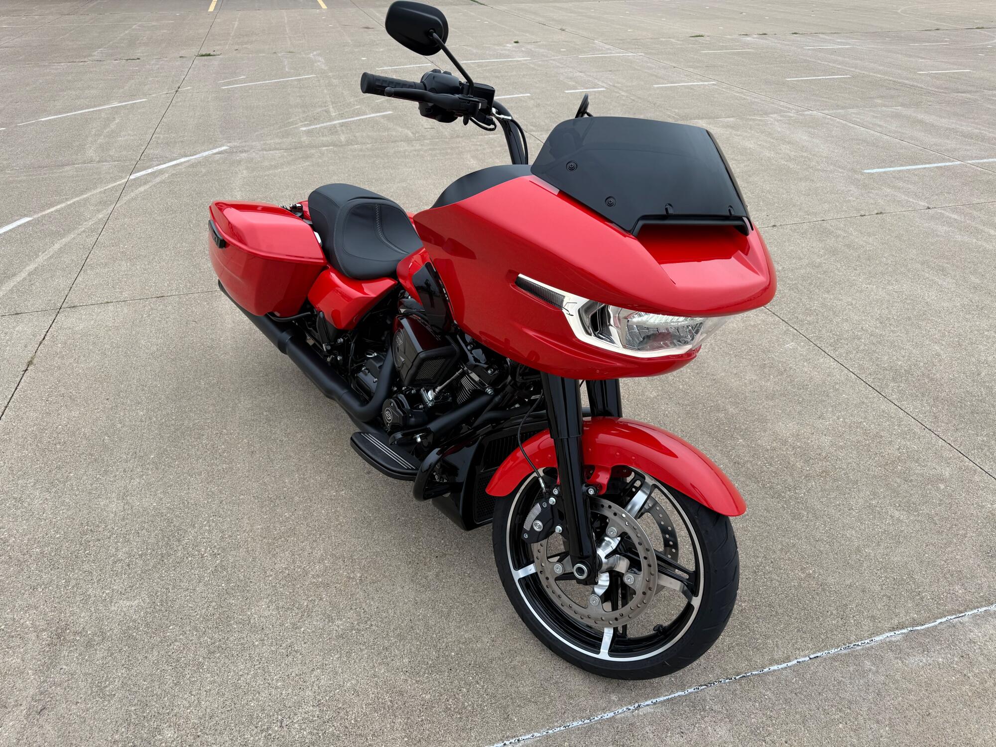 2026 Harley-Davidson® Road Glide® Blood Orange Black Trim, photo 3