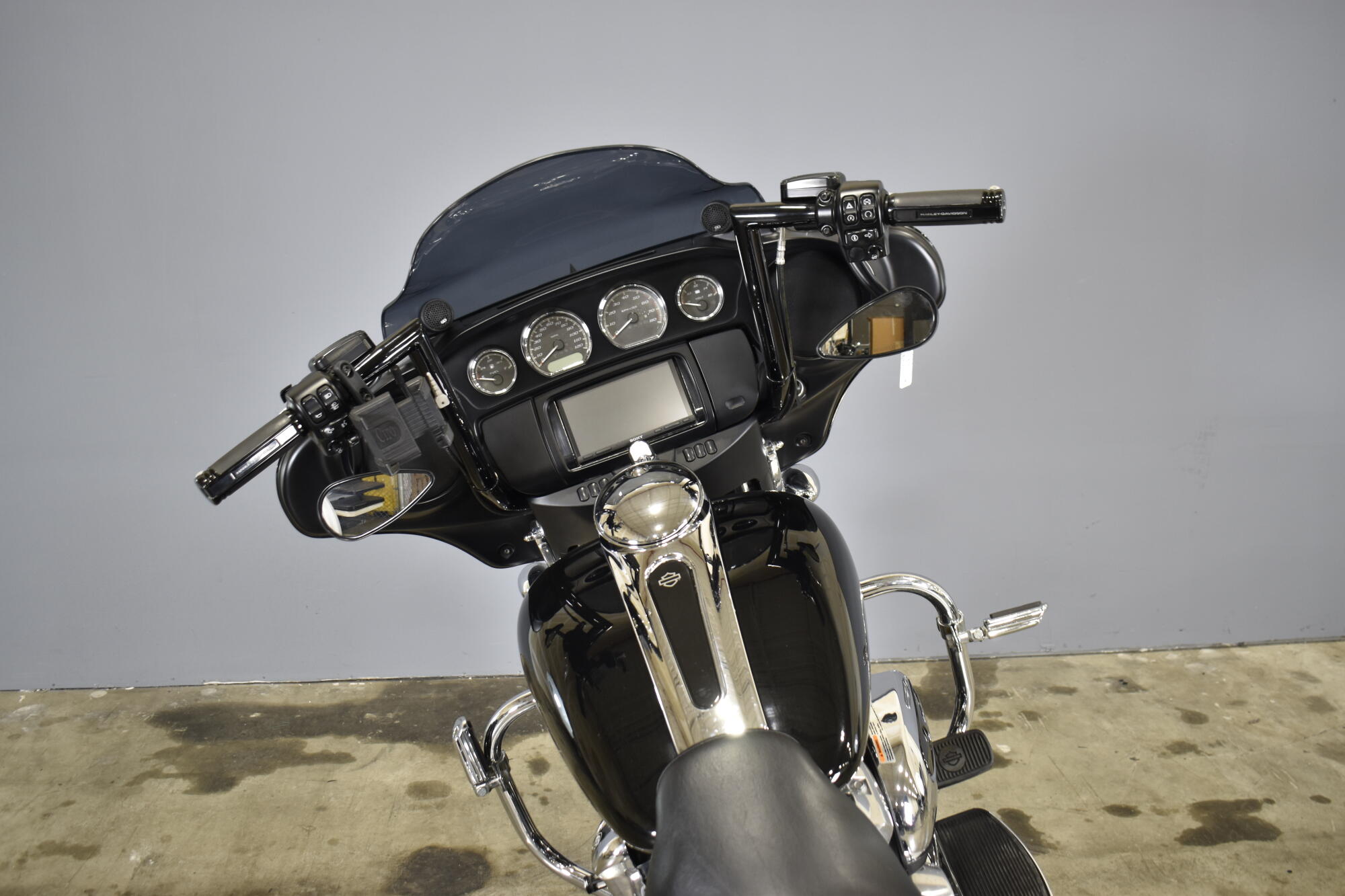 2020 Harley-Davidson® Electra Glide® Standard Vivid Black, photo 8
