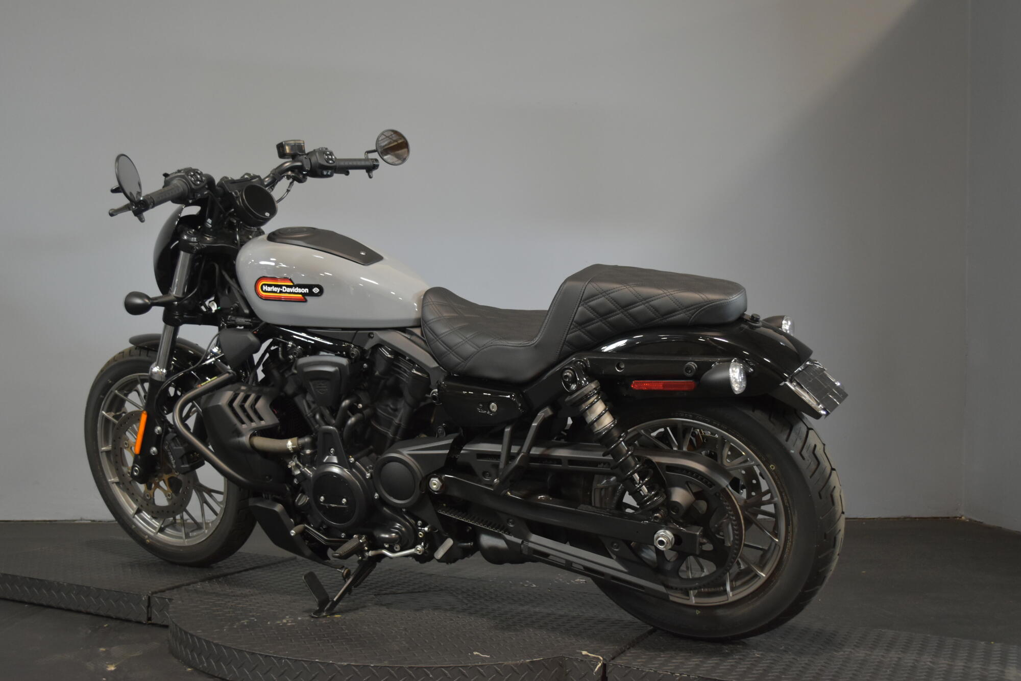 2026 Harley-Davidson® Nightster® Special Dark Billiard Gray Black Trim, photo 5