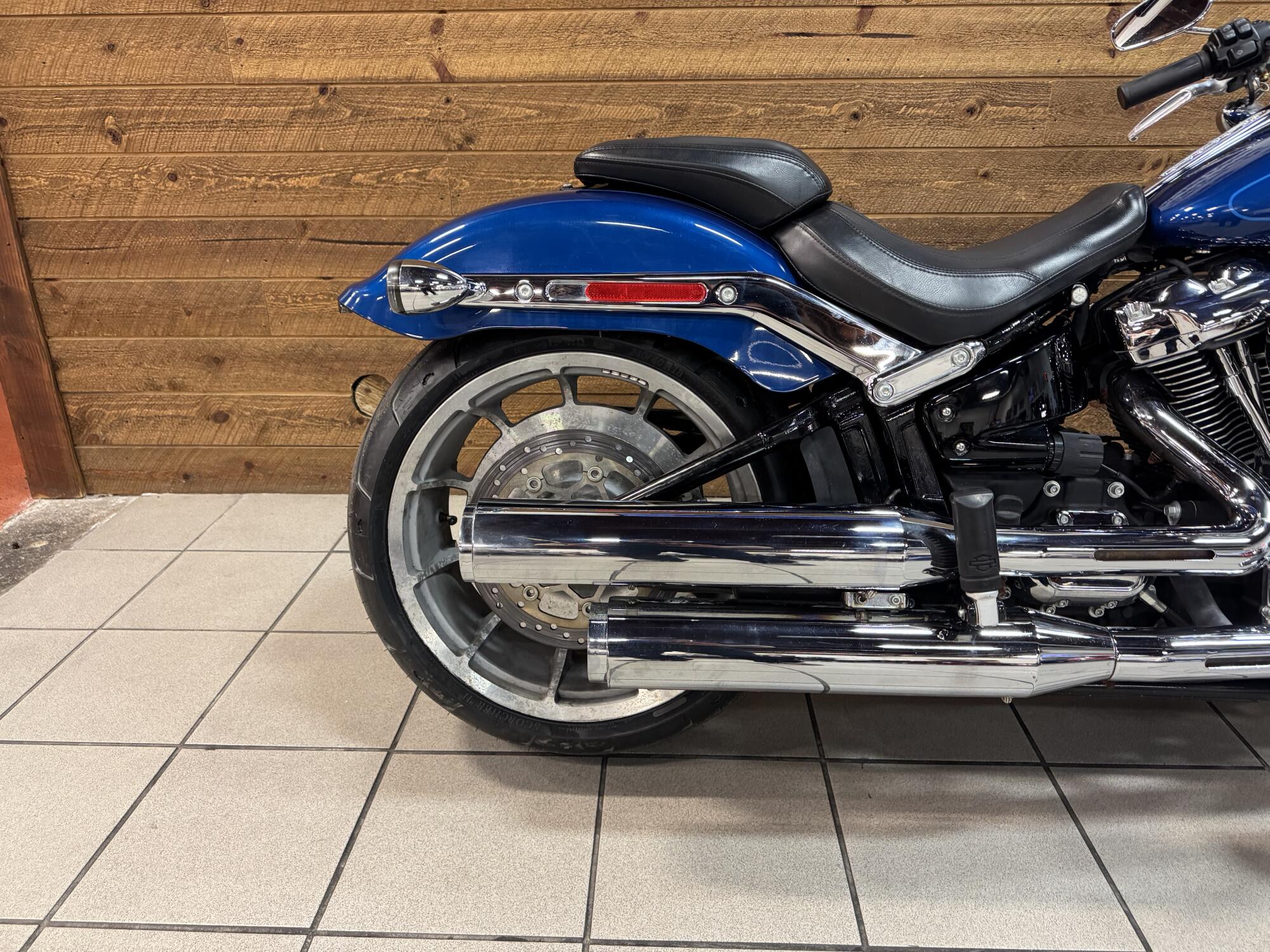 2022 Harley-Davidson® Fat Boy® 114 Reef Blue FLFBS, photo 5